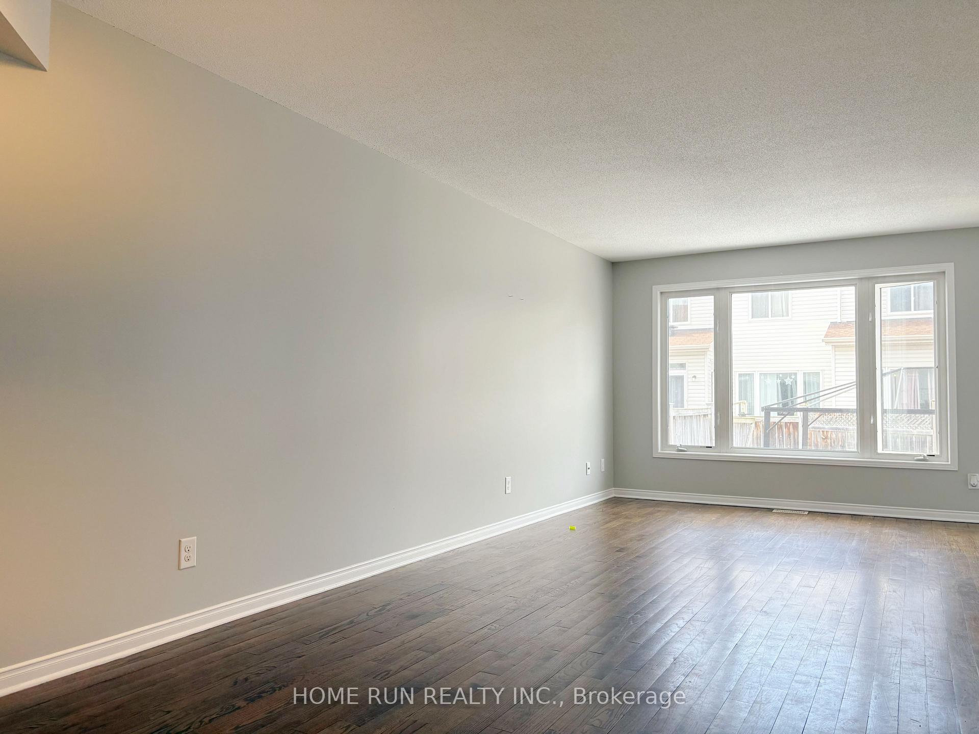 Photo 6 of 120 Lokoya Street, Ottawa, Kanata - Emerald Meadows/Trailwest — HOMEH