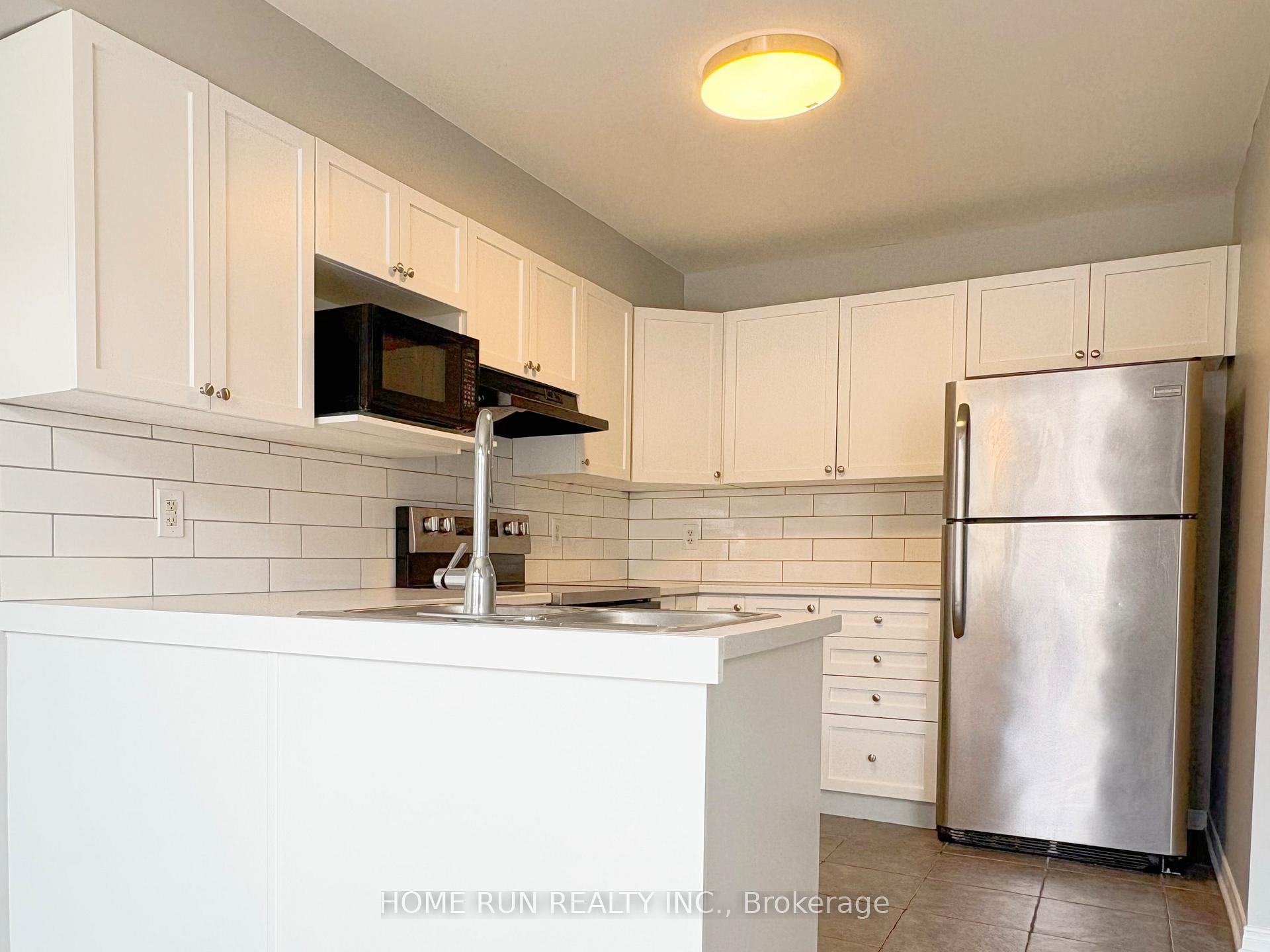 Photo 9 of 120 Lokoya Street, Ottawa, Kanata - Emerald Meadows/Trailwest — HOMEH
