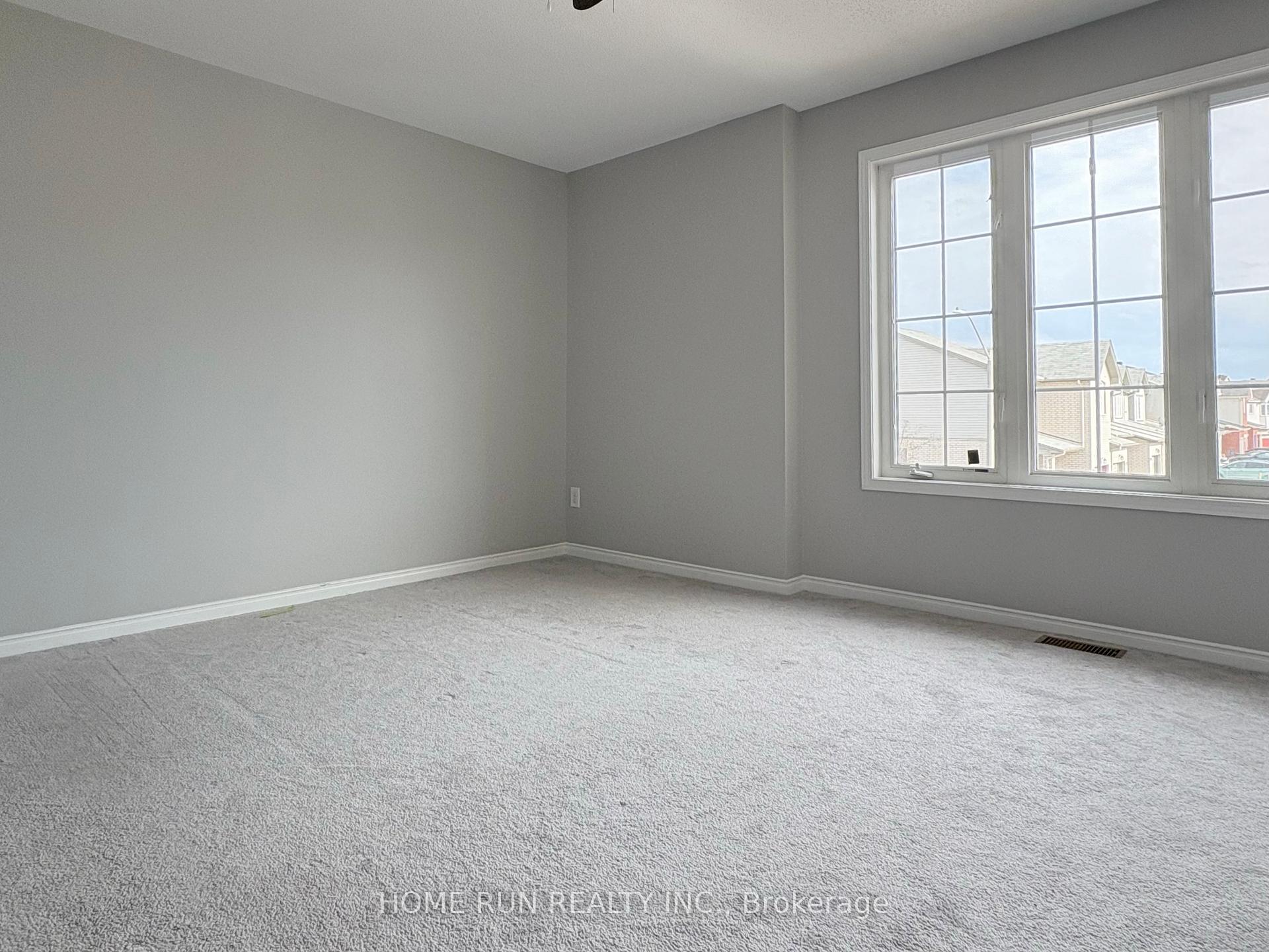 Photo 11 of 120 Lokoya Street, Ottawa, Kanata - Emerald Meadows/Trailwest — HOMEH
