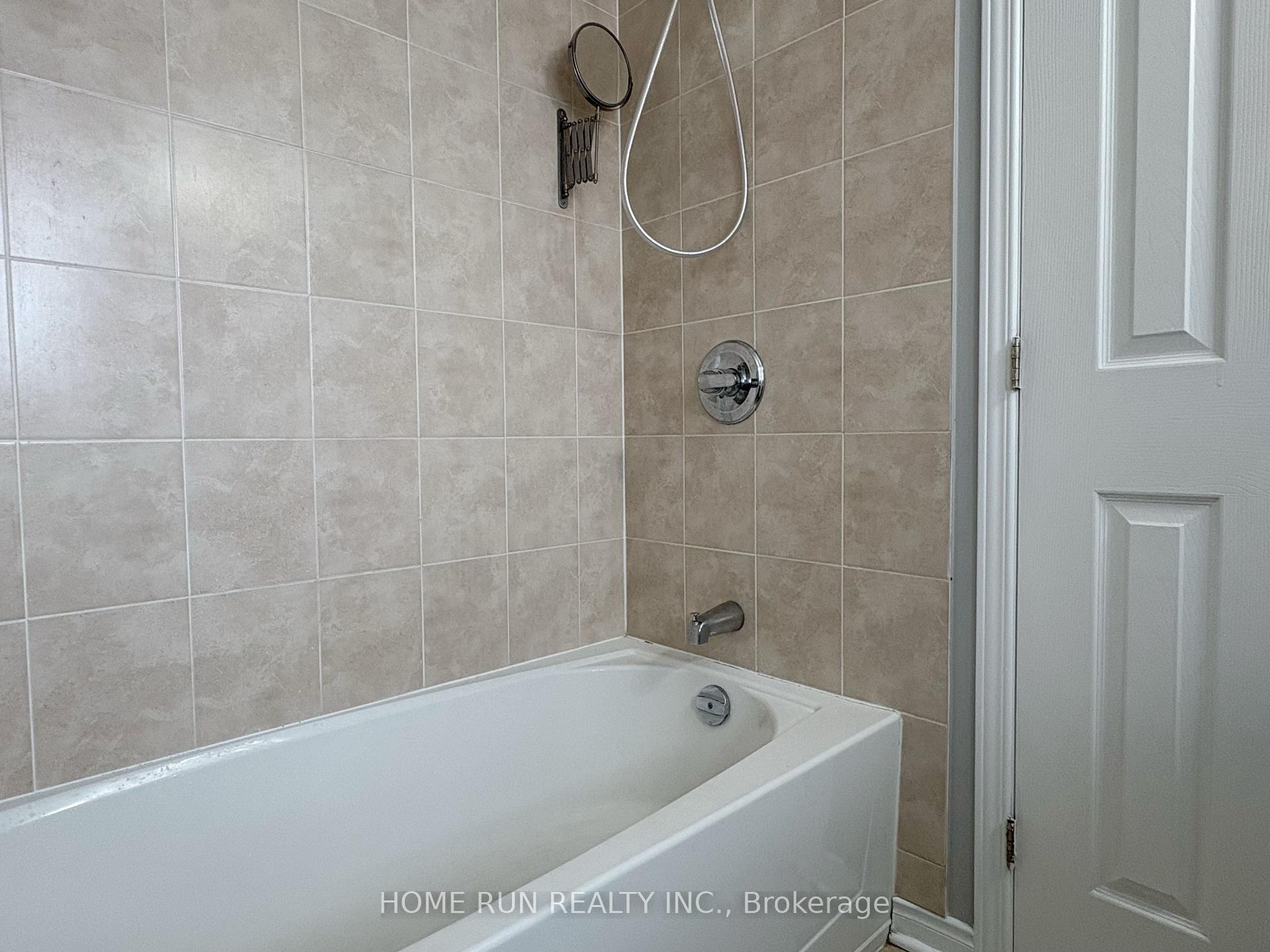 Photo 14 of 120 Lokoya Street, Ottawa, Kanata - Emerald Meadows/Trailwest — HOMEH