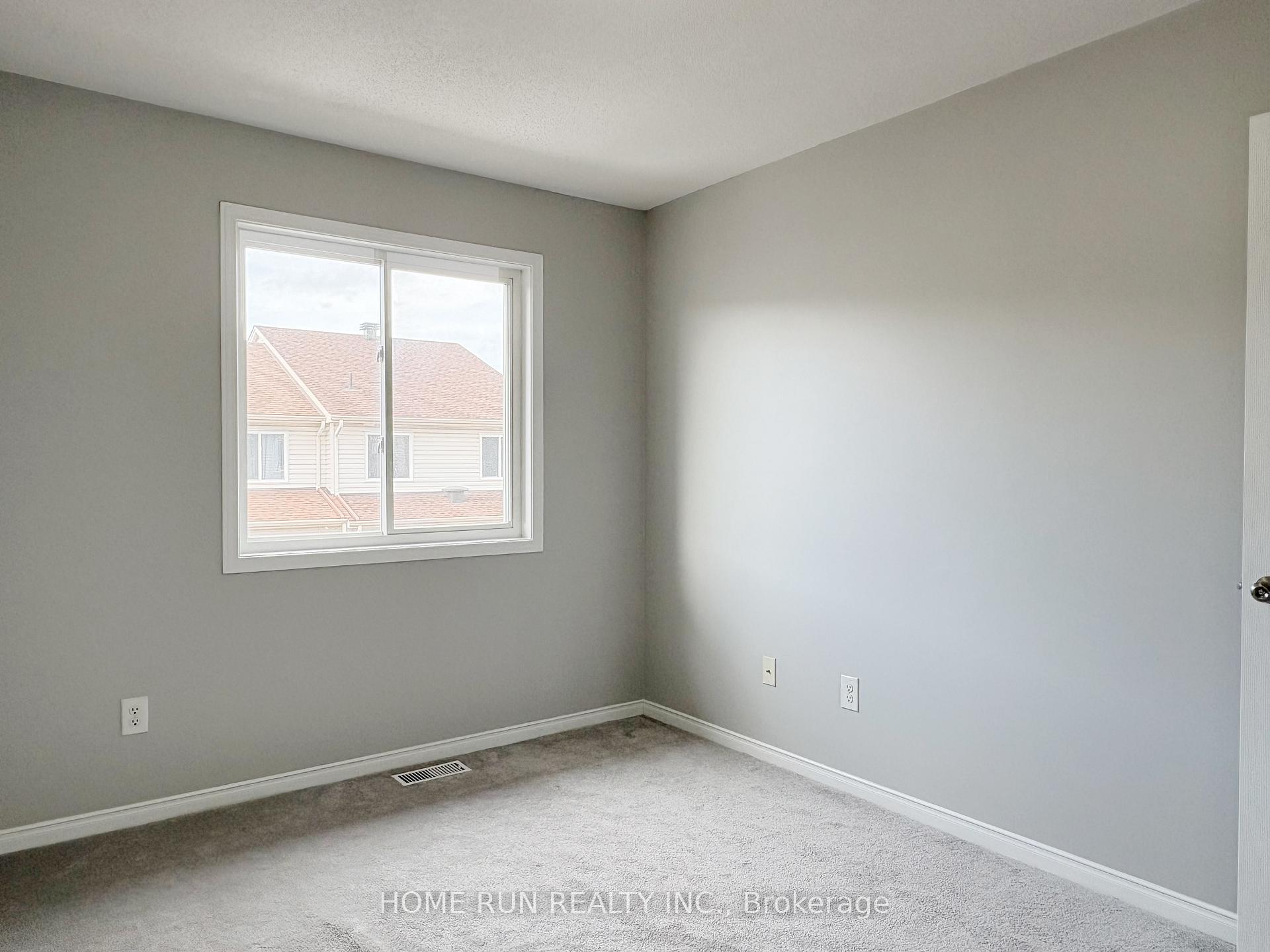 Photo 15 of 120 Lokoya Street, Ottawa, Kanata - Emerald Meadows/Trailwest — HOMEH