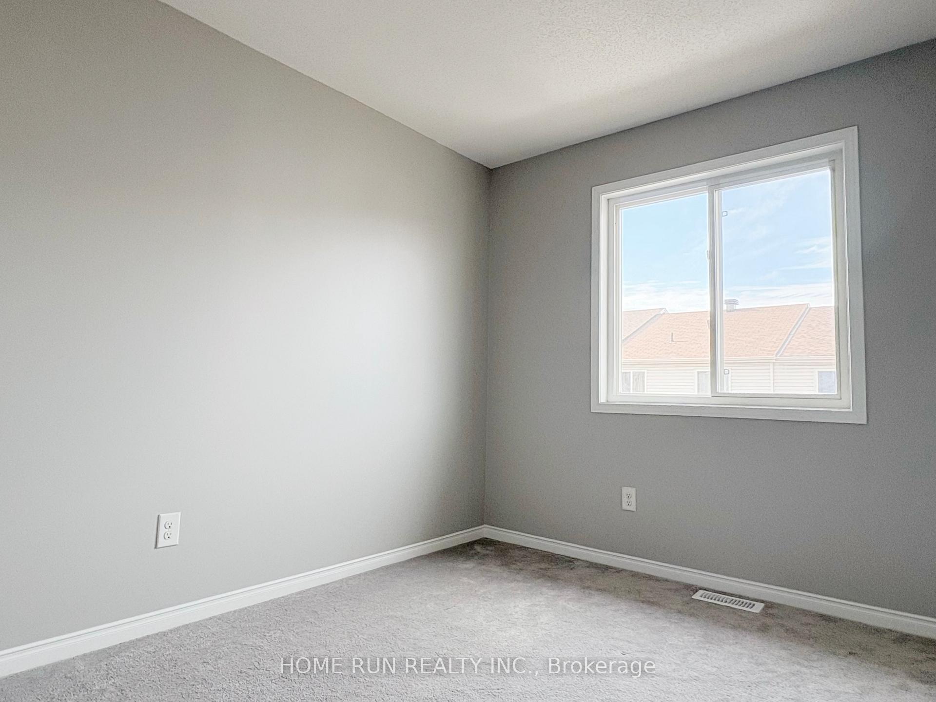 Photo 17 of 120 Lokoya Street, Ottawa, Kanata - Emerald Meadows/Trailwest — HOMEH