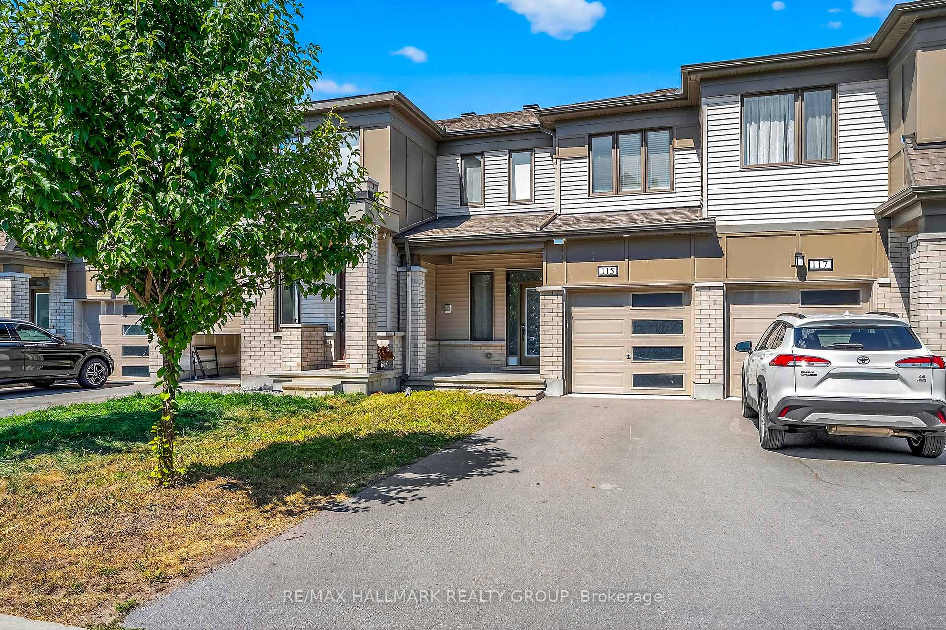 Photo 2 of 115 Pictou Crescent, Ottawa, Kanata - Emerald Meadows/Trailwest — HOMEH