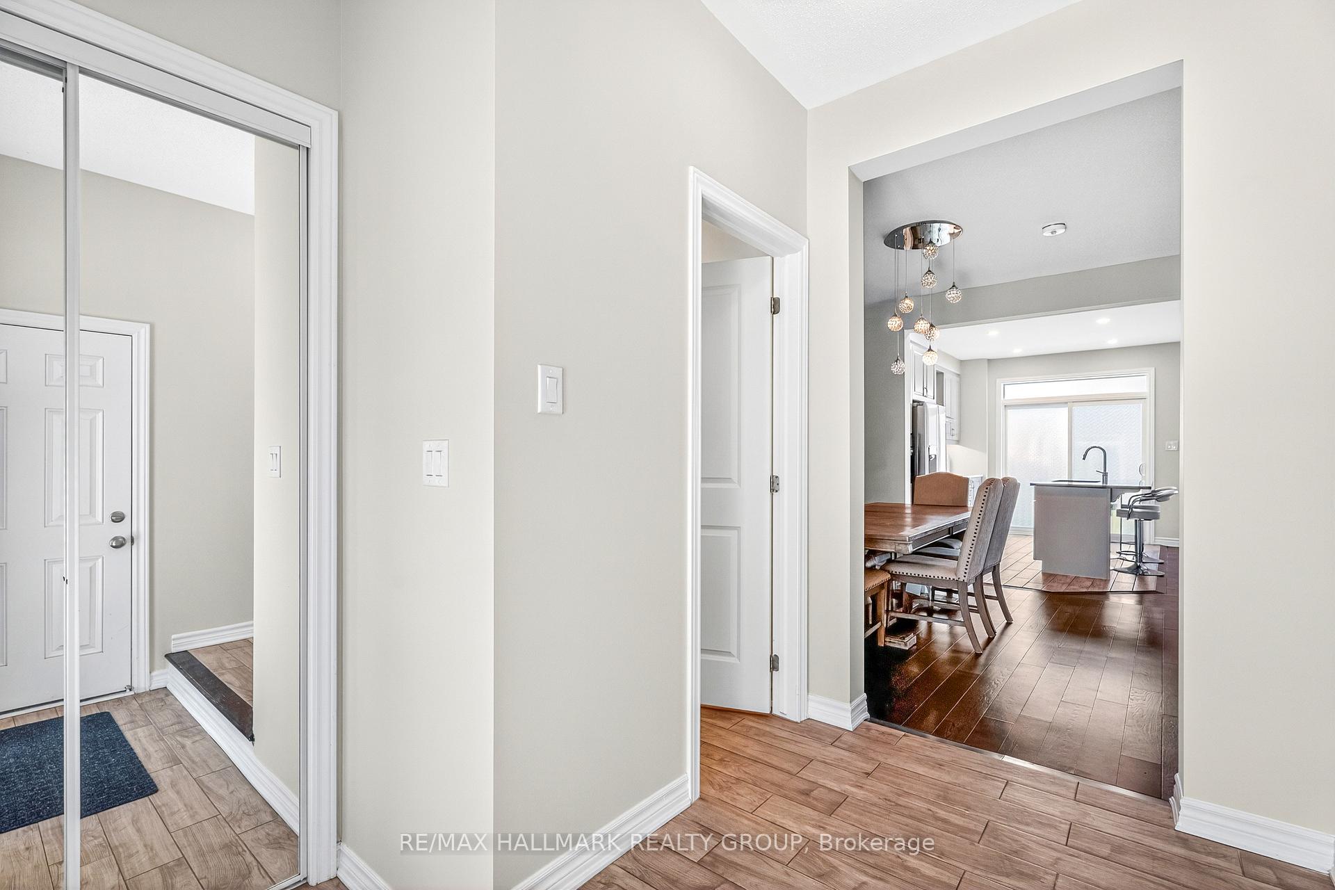 Photo 6 of 115 Pictou Crescent, Ottawa, Kanata - Emerald Meadows/Trailwest — HOMEH