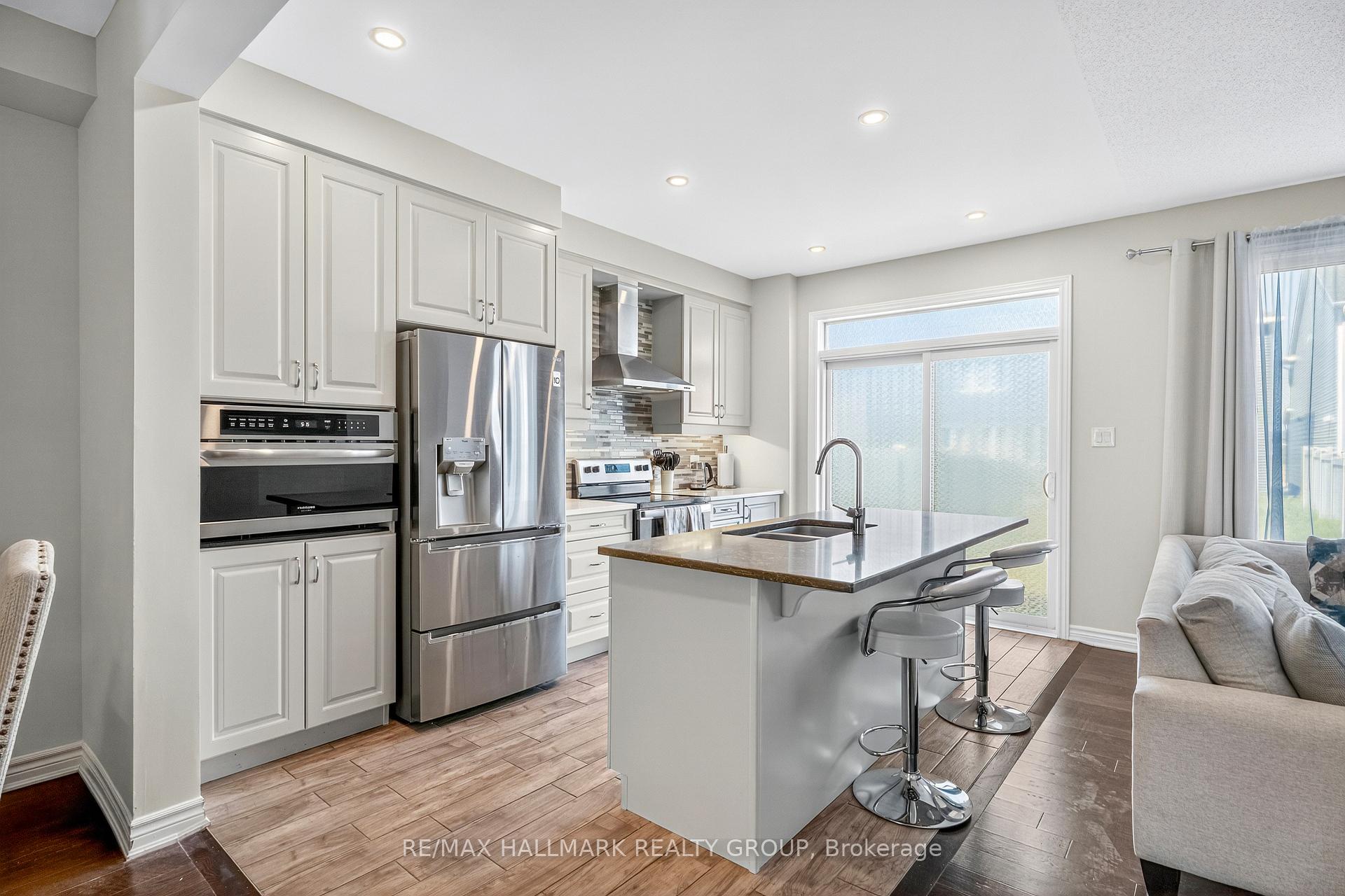 Photo 11 of 115 Pictou Crescent, Ottawa, Kanata - Emerald Meadows/Trailwest — HOMEH