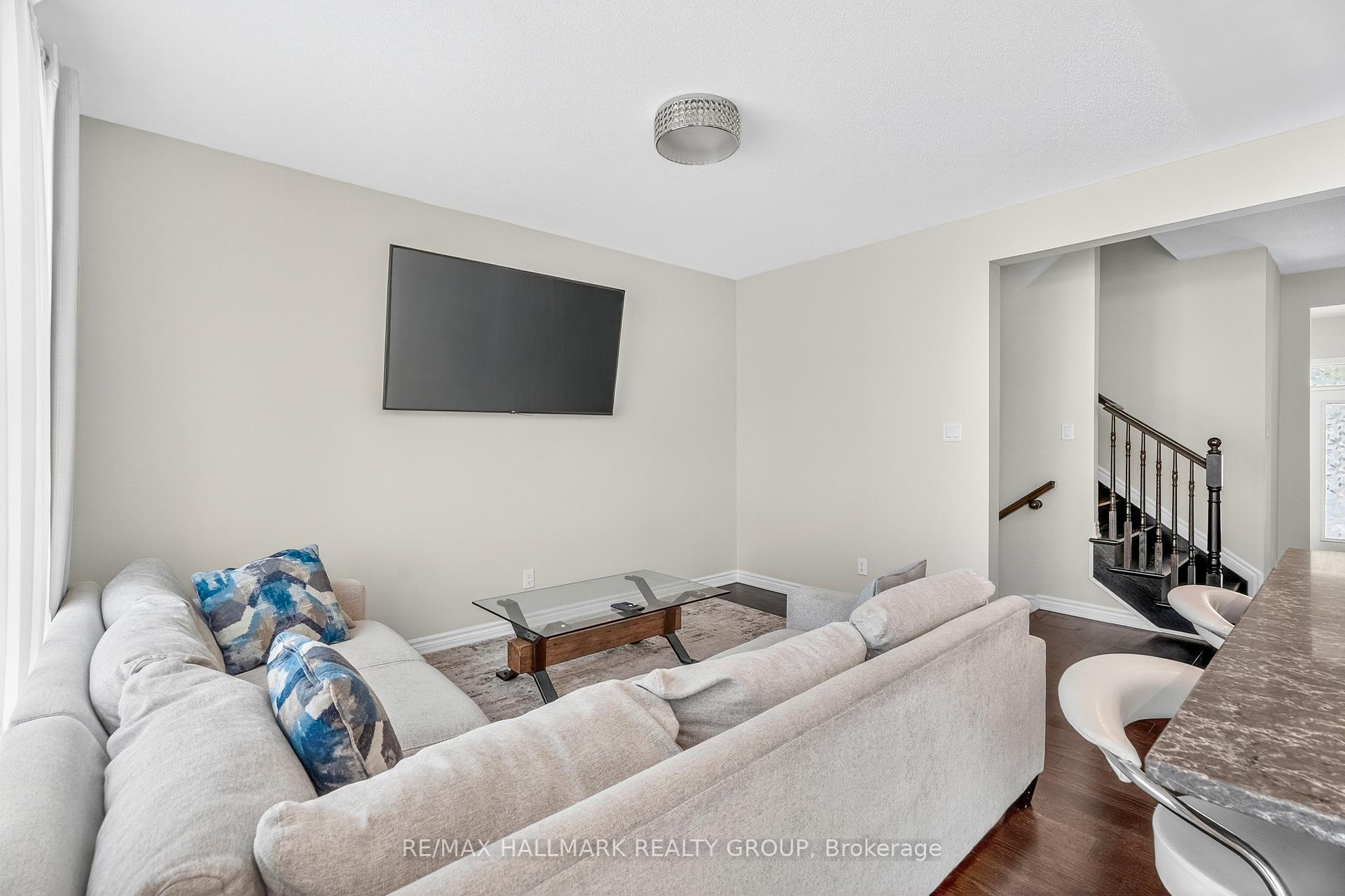 Photo 16 of 115 Pictou Crescent, Ottawa, Kanata - Emerald Meadows/Trailwest — HOMEH