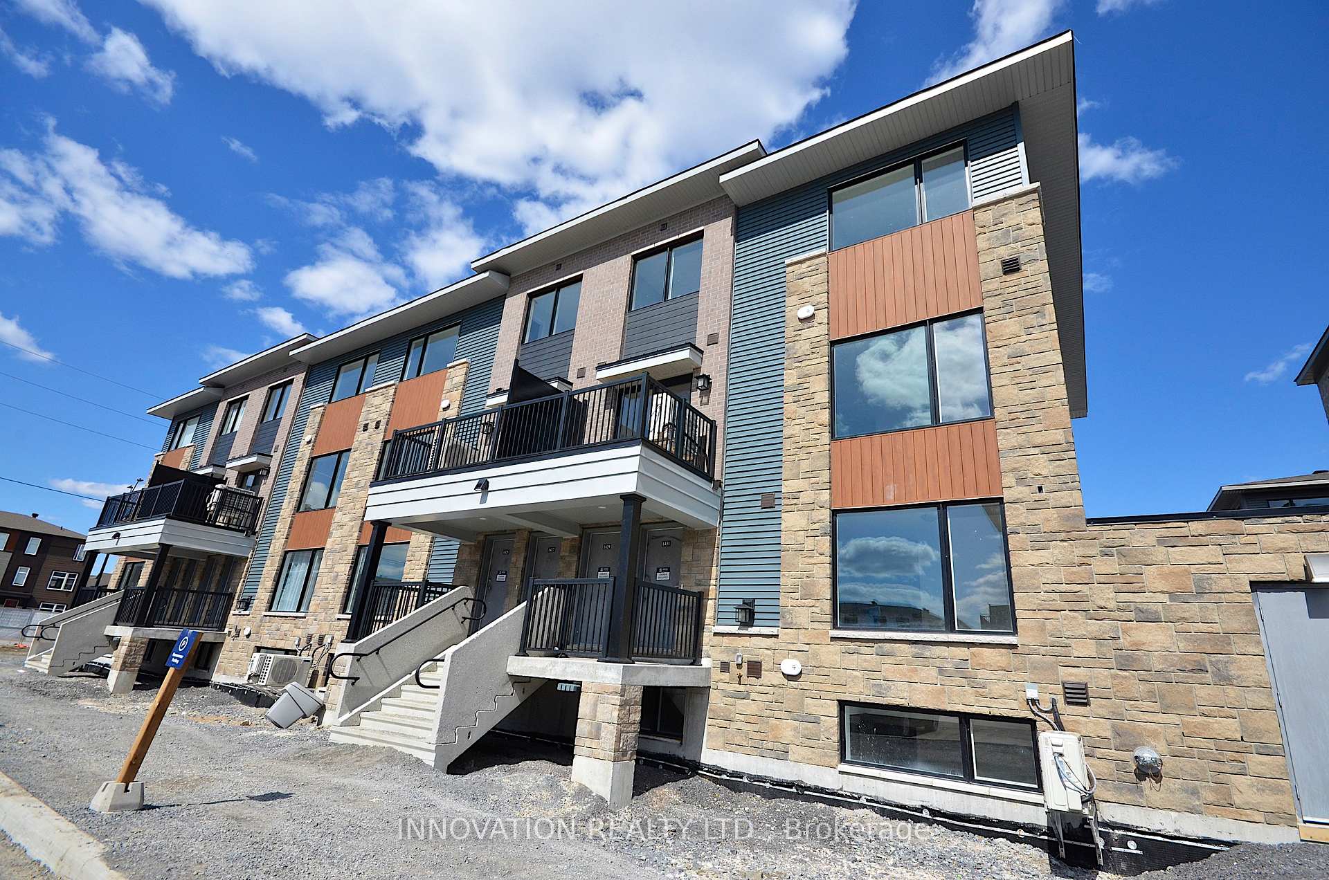 Front of 1429 Creekway Private