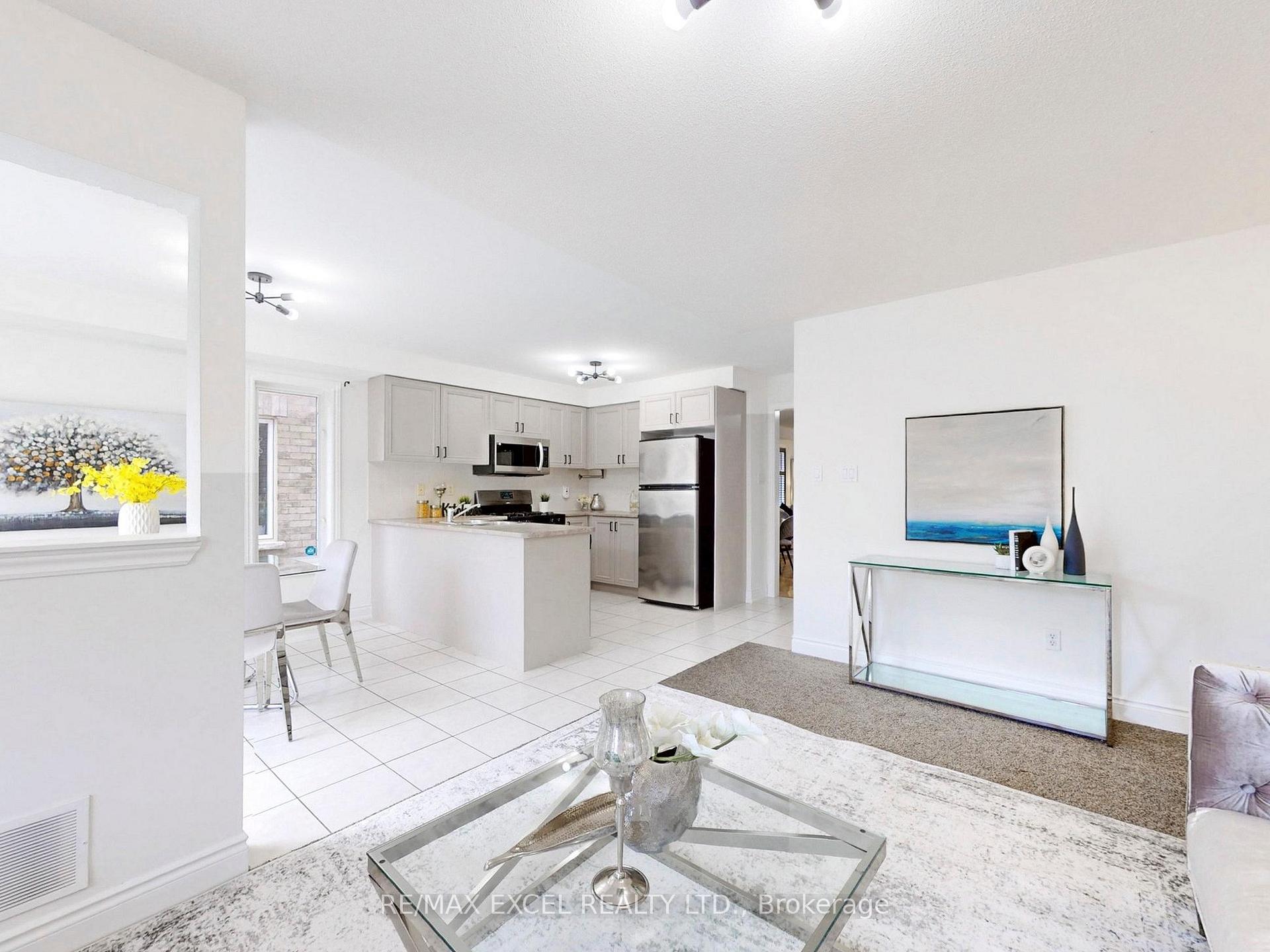 Photo 8 of 93 Peshawar Avenue, Markham, Village Green-South Unionville — HOMEH