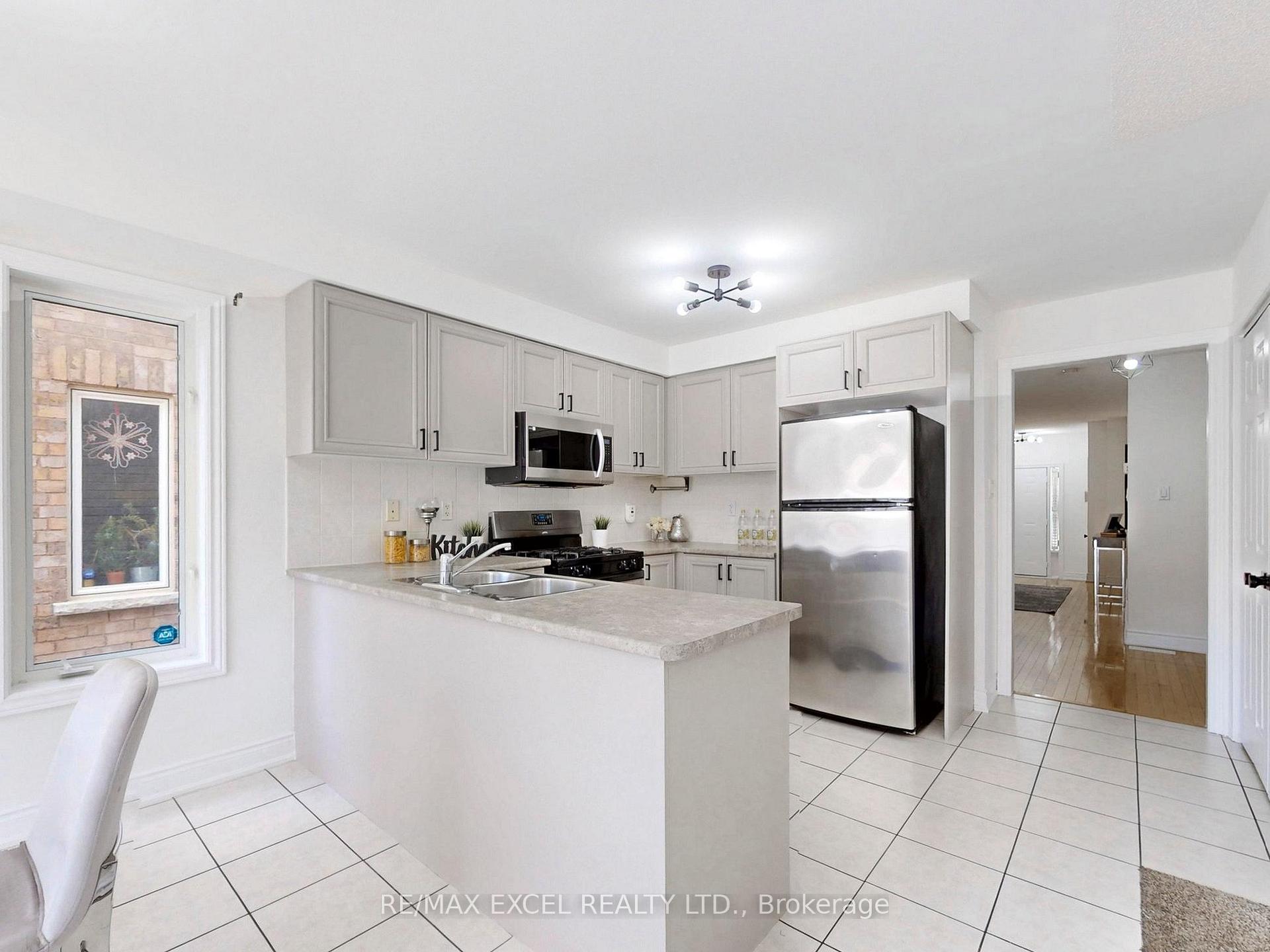 Photo 11 of 93 Peshawar Avenue, Markham, Village Green-South Unionville — HOMEH