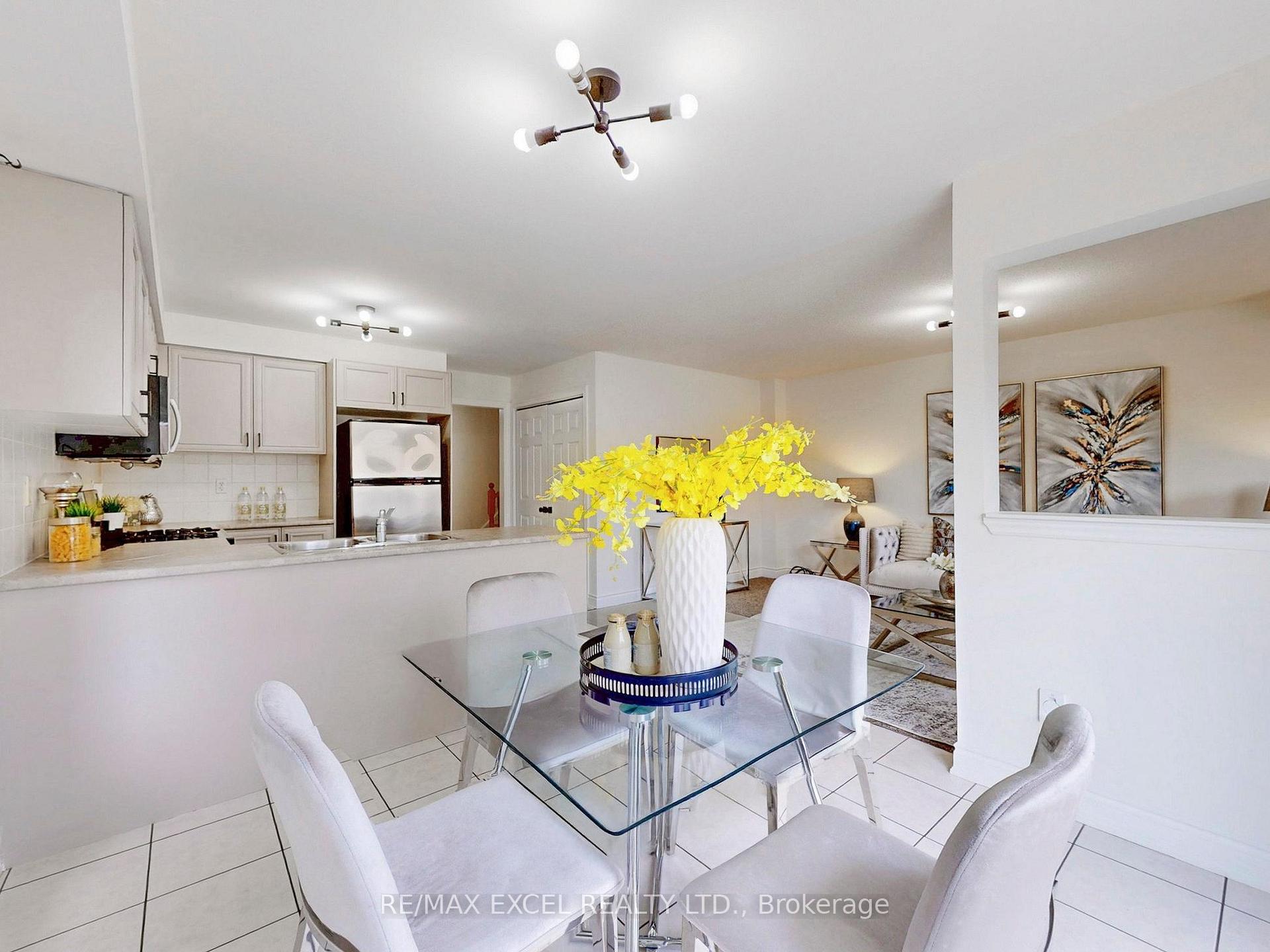 Photo 15 of 93 Peshawar Avenue, Markham, Village Green-South Unionville — HOMEH