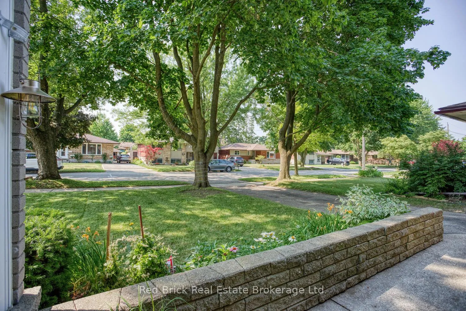 Photo 4 of 302 Ross Avenue, Kitchener — HOMEH