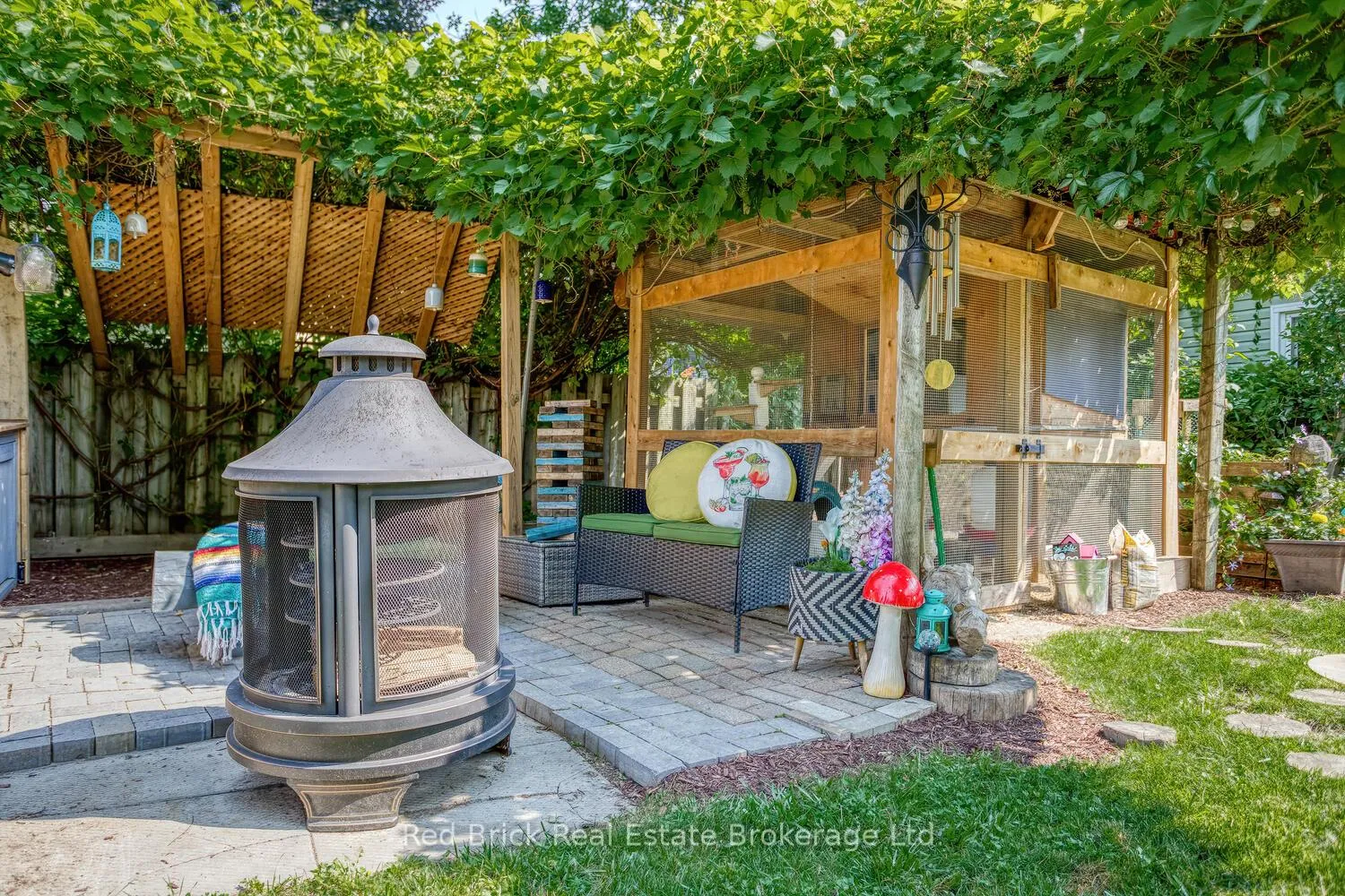 Photo 39 of 302 Ross Avenue, Kitchener — HOMEH