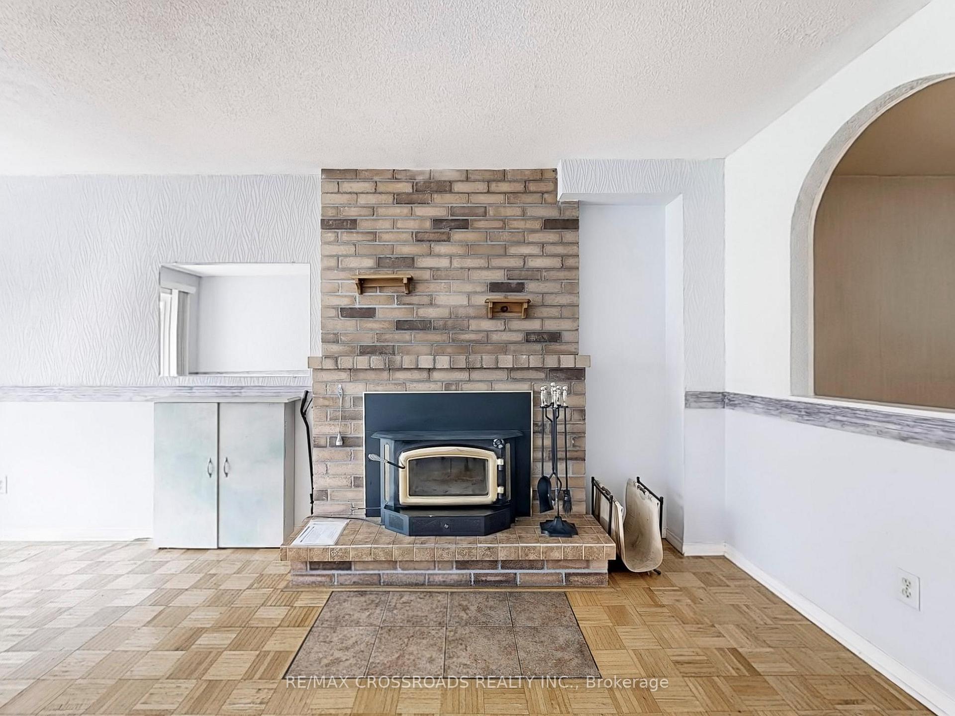 Photo 9 of 61 Hamilton Hall Drive, Markham, Markham Village — HOMEH