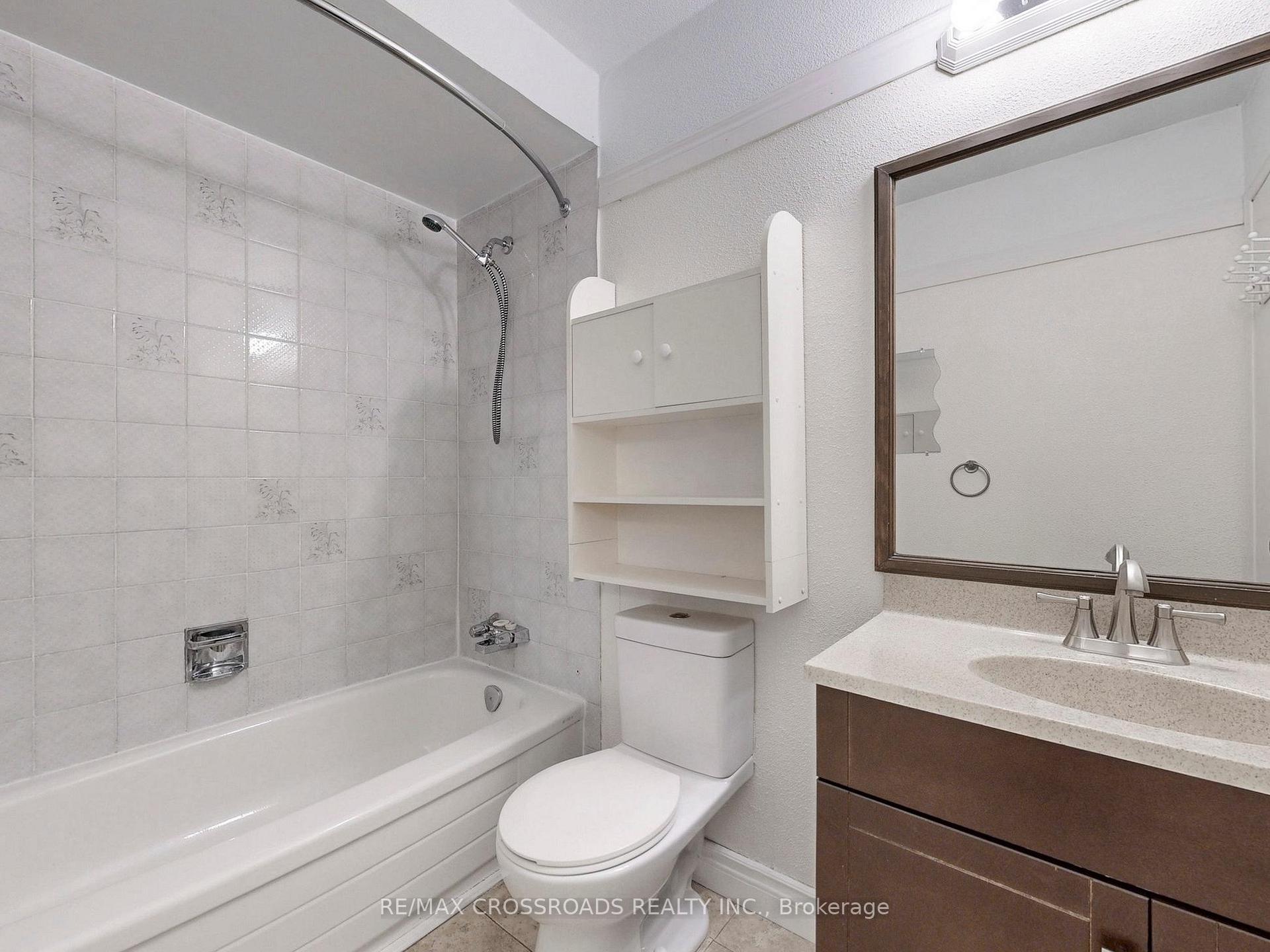 Photo 25 of 61 Hamilton Hall Drive, Markham, Markham Village — HOMEH