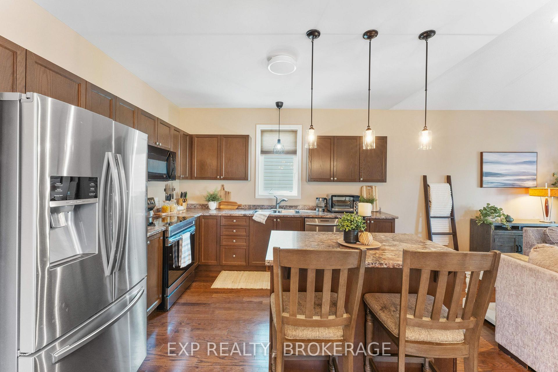 Photo 10 of 1614 Crimson Crescent, Kingston, City Northwest — HOMEH