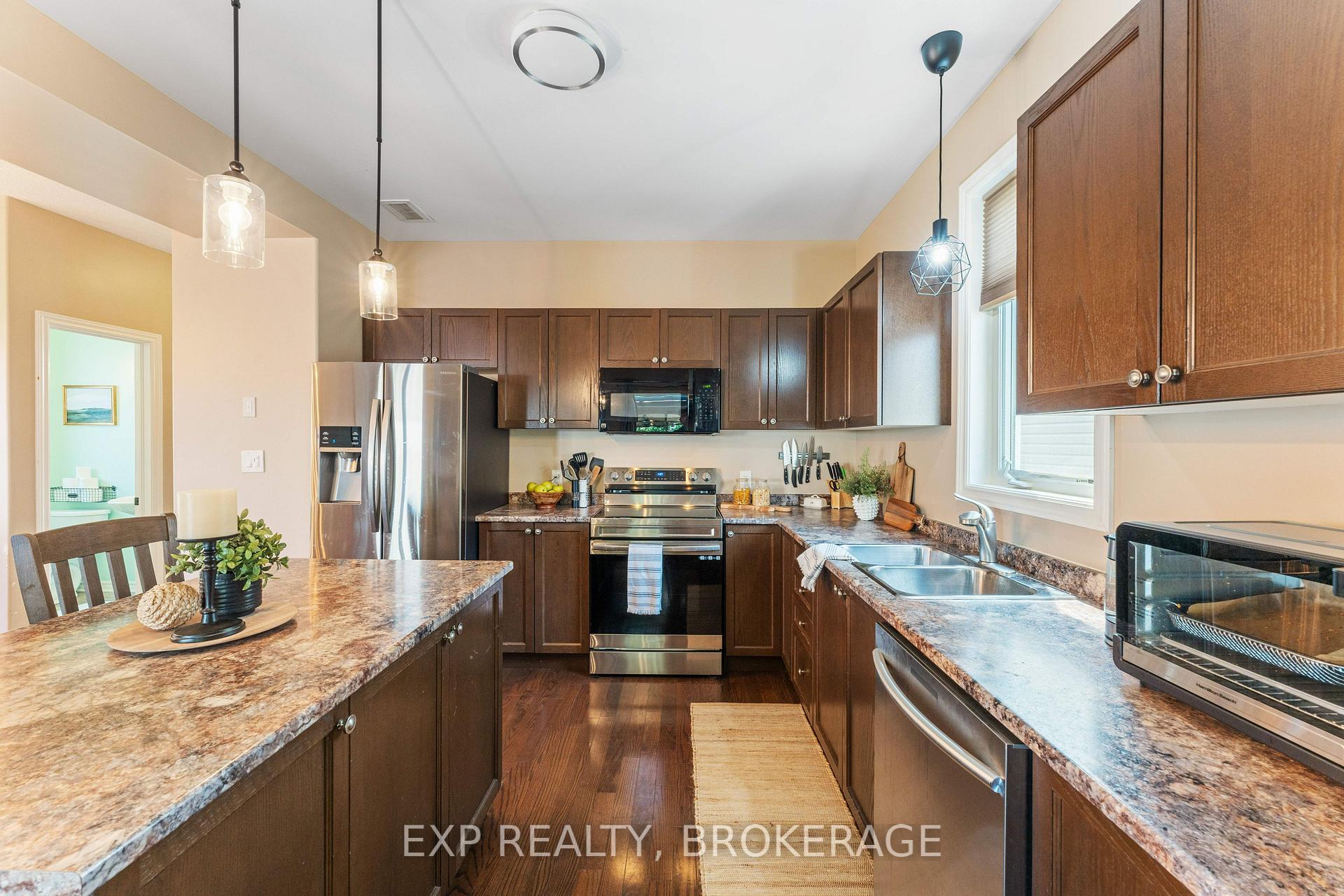 Photo 11 of 1614 Crimson Crescent, Kingston, City Northwest — HOMEH