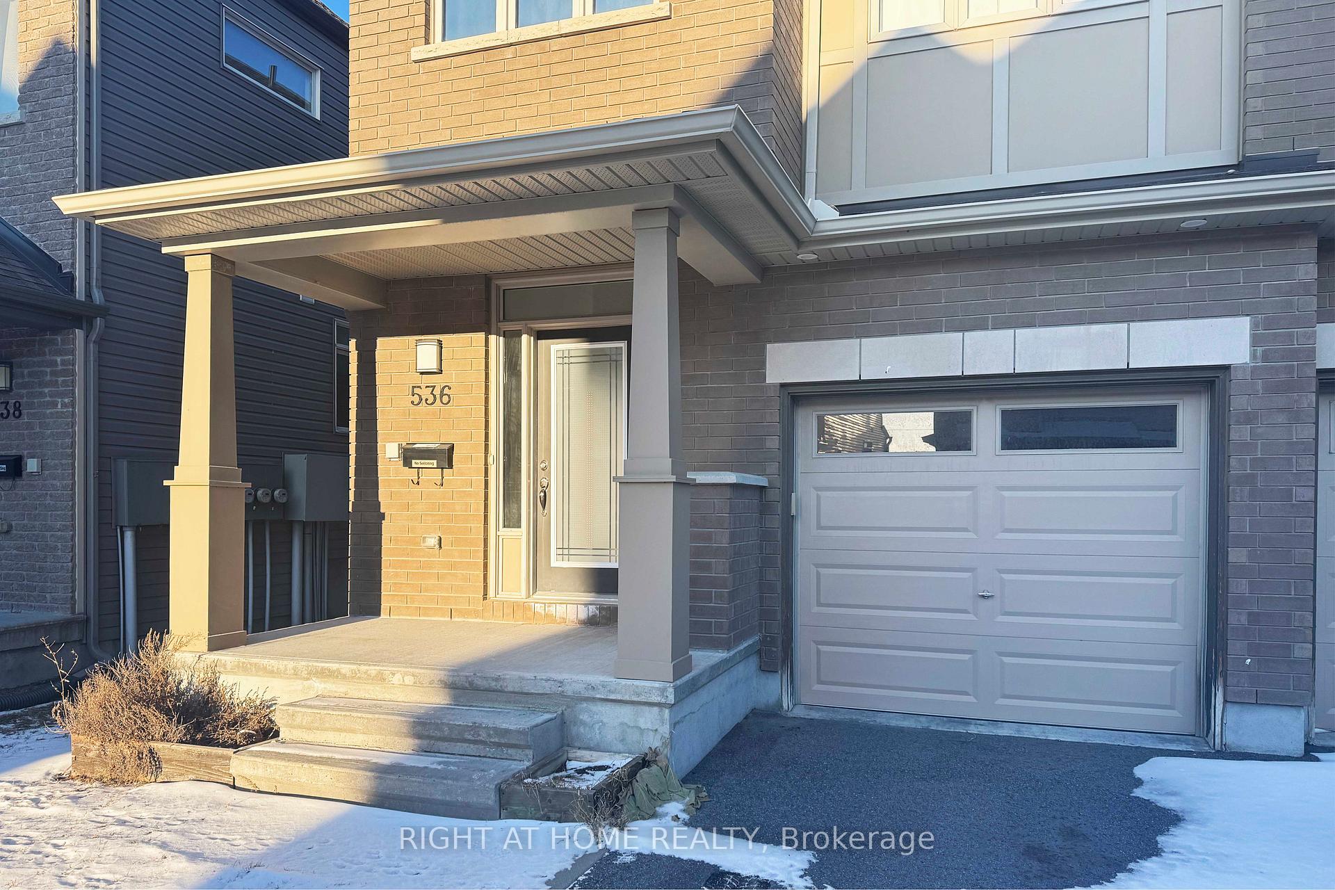Photo 2 of 536 Rioja Street, Ottawa, Kanata - Emerald Meadows/Trailwest — HOMEH