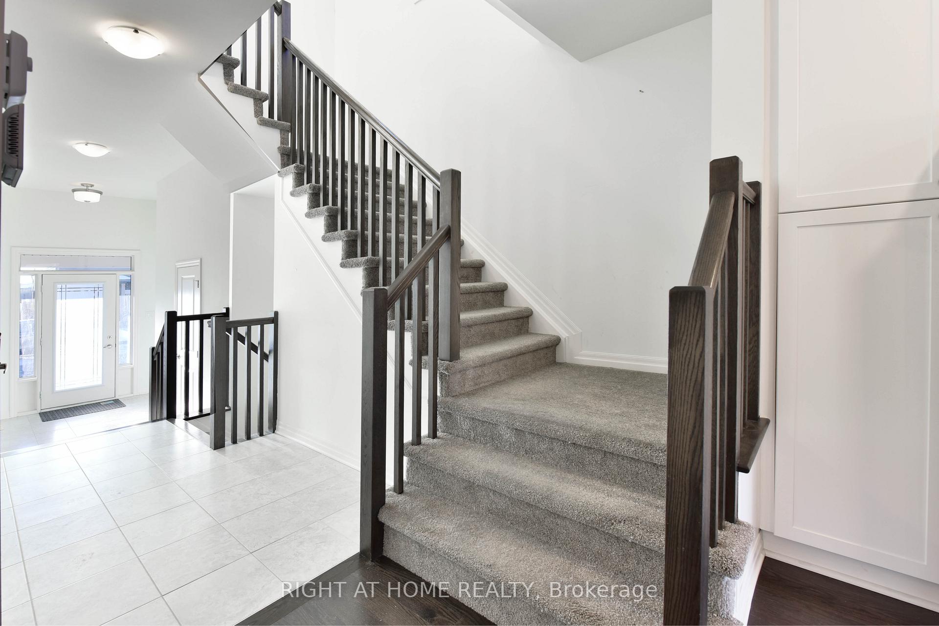 Photo 6 of 536 Rioja Street, Ottawa, Kanata - Emerald Meadows/Trailwest — HOMEH