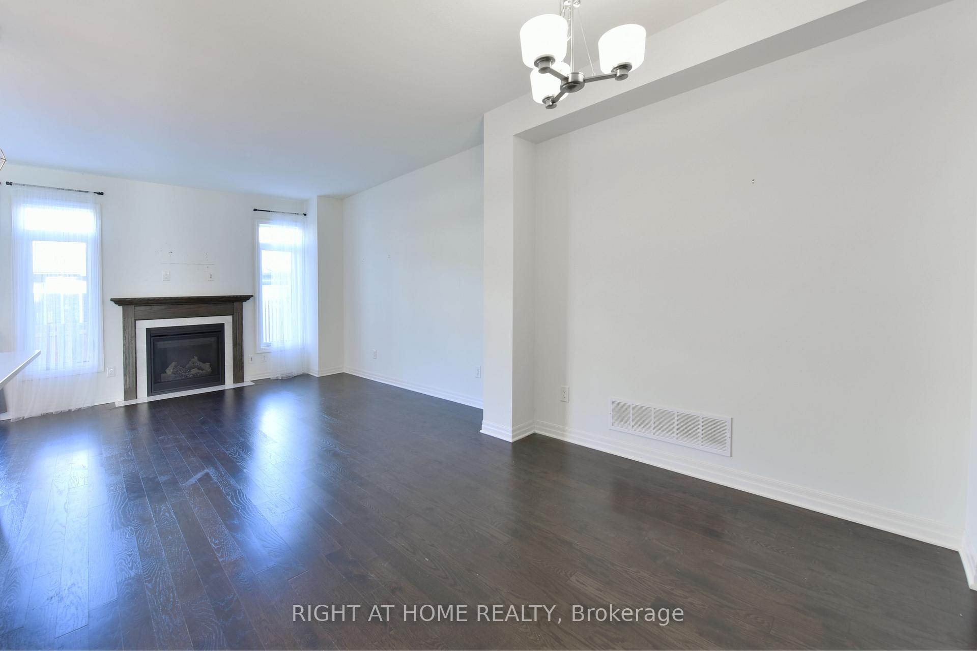 Photo 7 of 536 Rioja Street, Ottawa, Kanata - Emerald Meadows/Trailwest — HOMEH