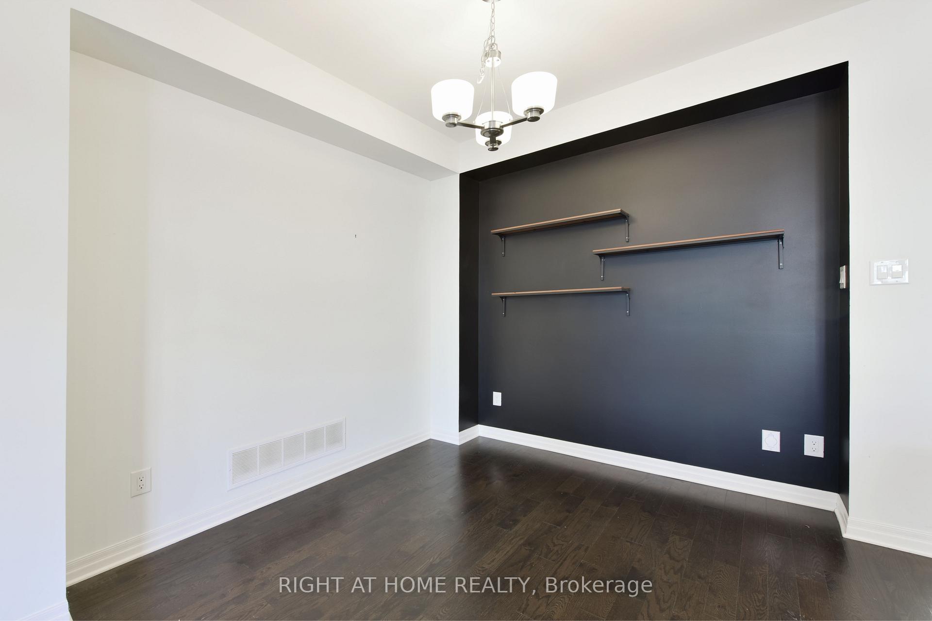 Photo 10 of 536 Rioja Street, Ottawa, Kanata - Emerald Meadows/Trailwest — HOMEH