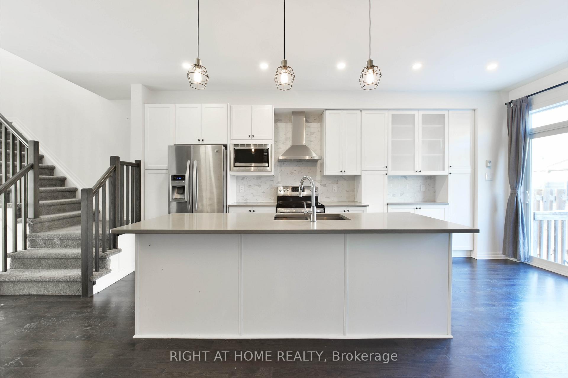 Photo 11 of 536 Rioja Street, Ottawa, Kanata - Emerald Meadows/Trailwest — HOMEH
