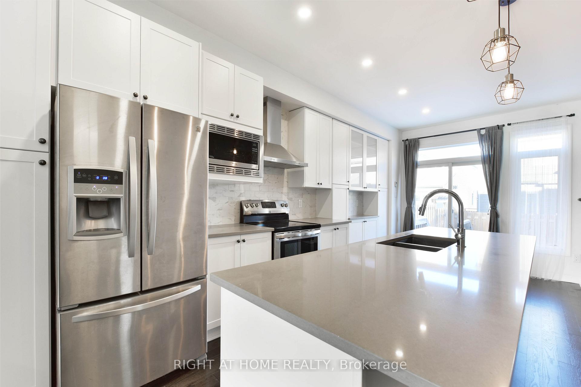 Photo 12 of 536 Rioja Street, Ottawa, Kanata - Emerald Meadows/Trailwest — HOMEH