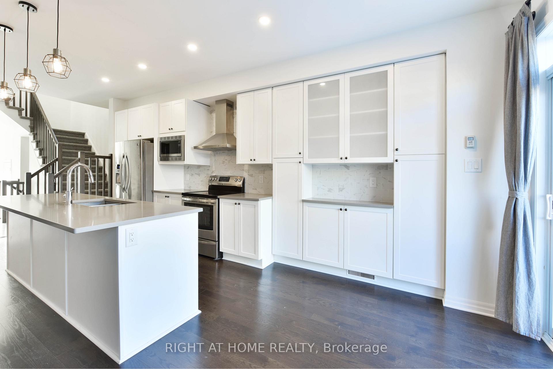 Photo 13 of 536 Rioja Street, Ottawa, Kanata - Emerald Meadows/Trailwest — HOMEH