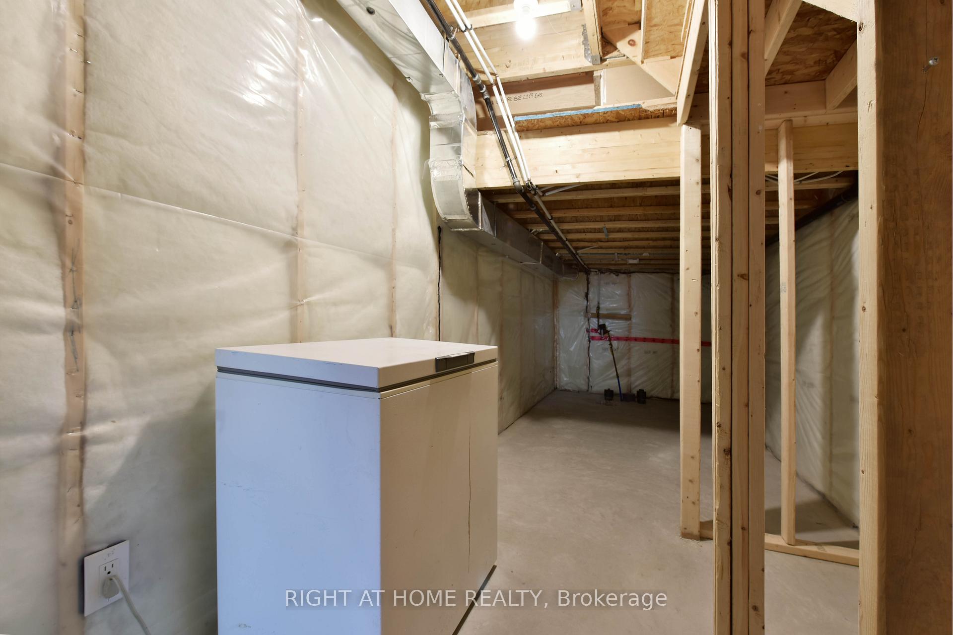 Photo 27 of 536 Rioja Street, Ottawa, Kanata - Emerald Meadows/Trailwest — HOMEH