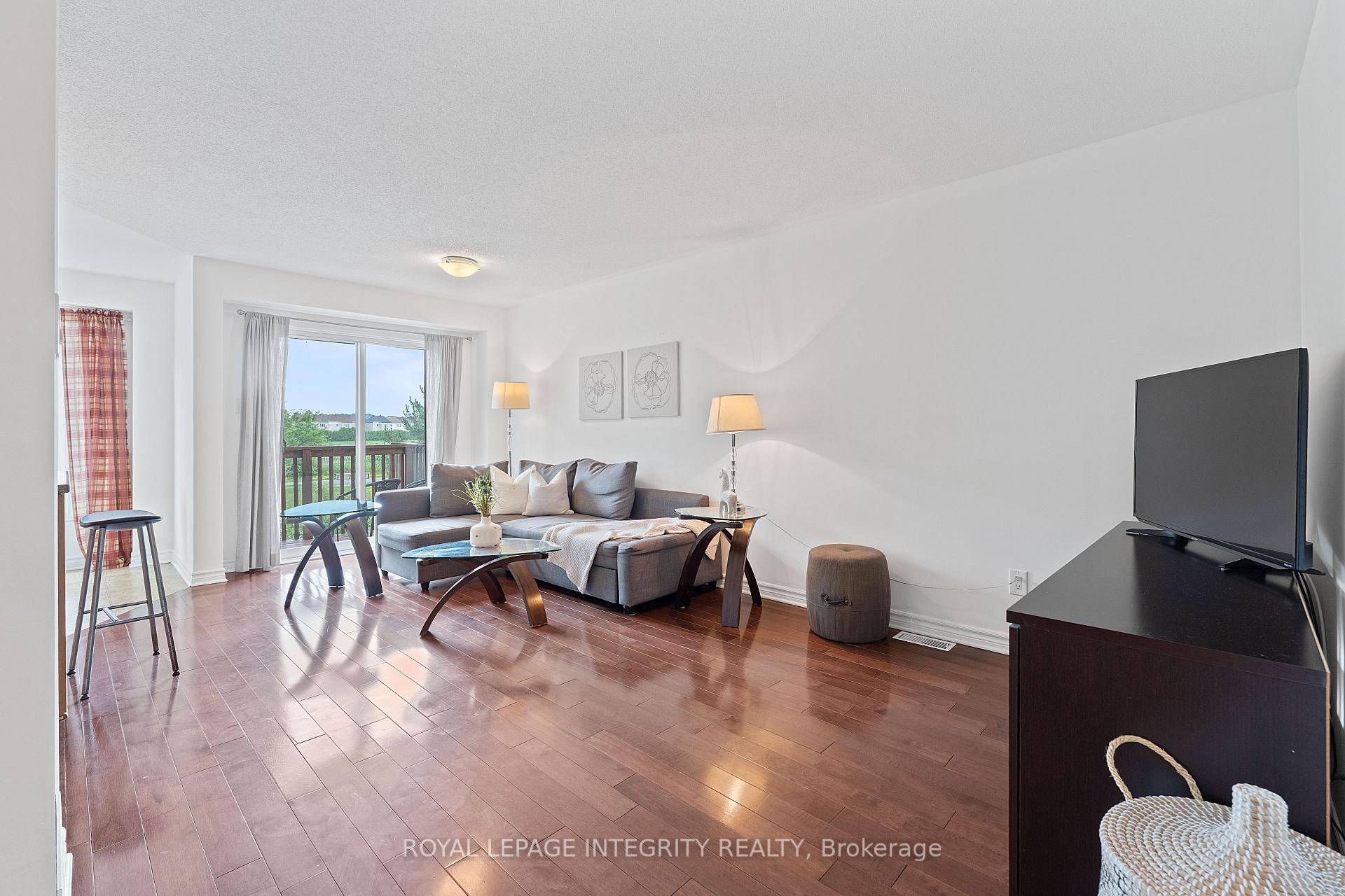 Photo 3 of 258 Catamount Court, Ottawa, Kanata - Emerald Meadows/Trailwest — HOMEH