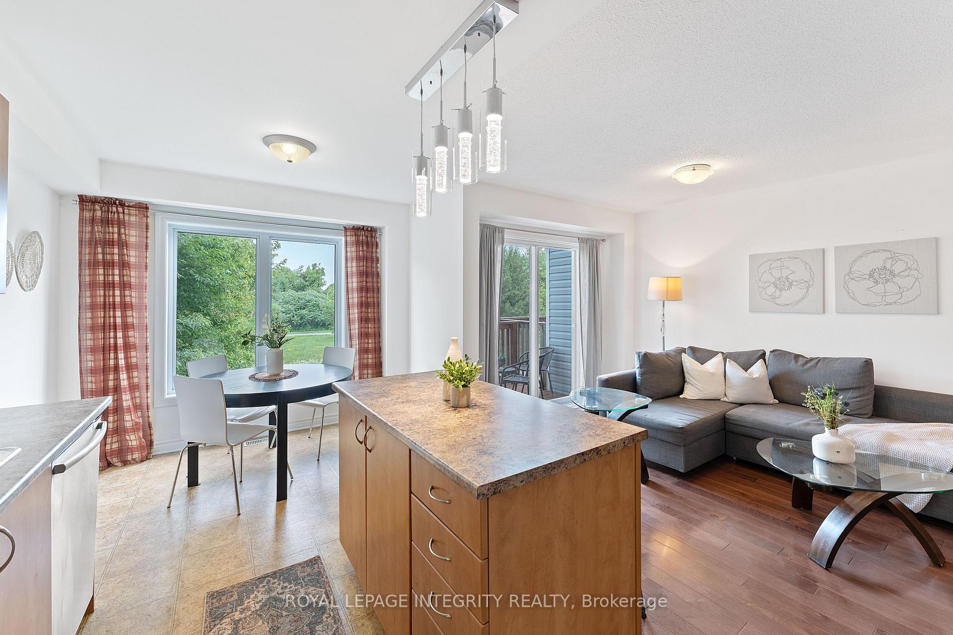 Photo 5 of 258 Catamount Court, Ottawa, Kanata - Emerald Meadows/Trailwest — HOMEH