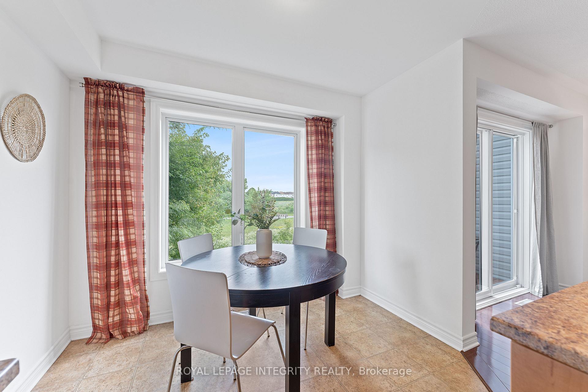 Photo 9 of 258 Catamount Court, Ottawa, Kanata - Emerald Meadows/Trailwest — HOMEH