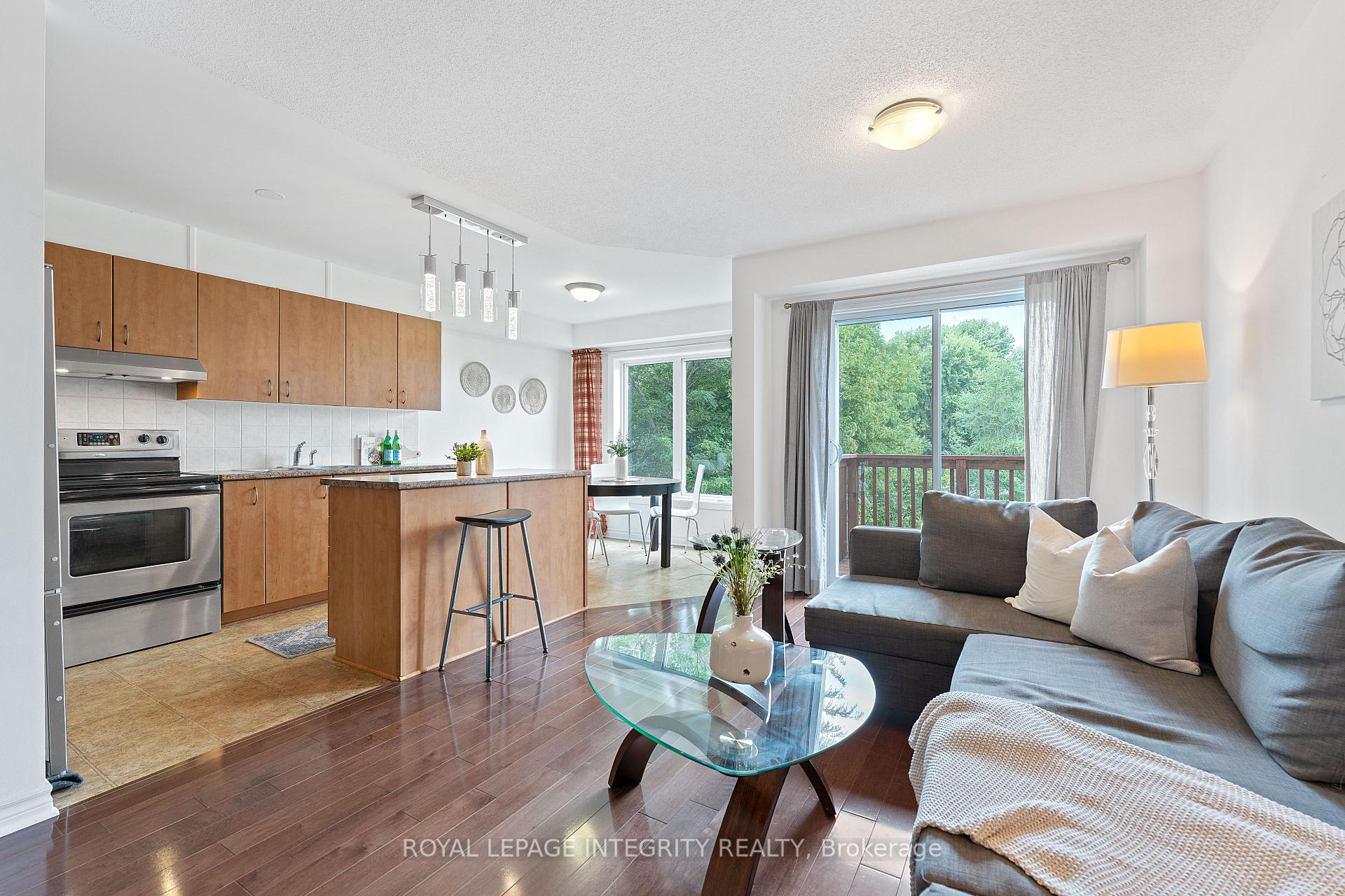 Photo 10 of 258 Catamount Court, Ottawa, Kanata - Emerald Meadows/Trailwest — HOMEH