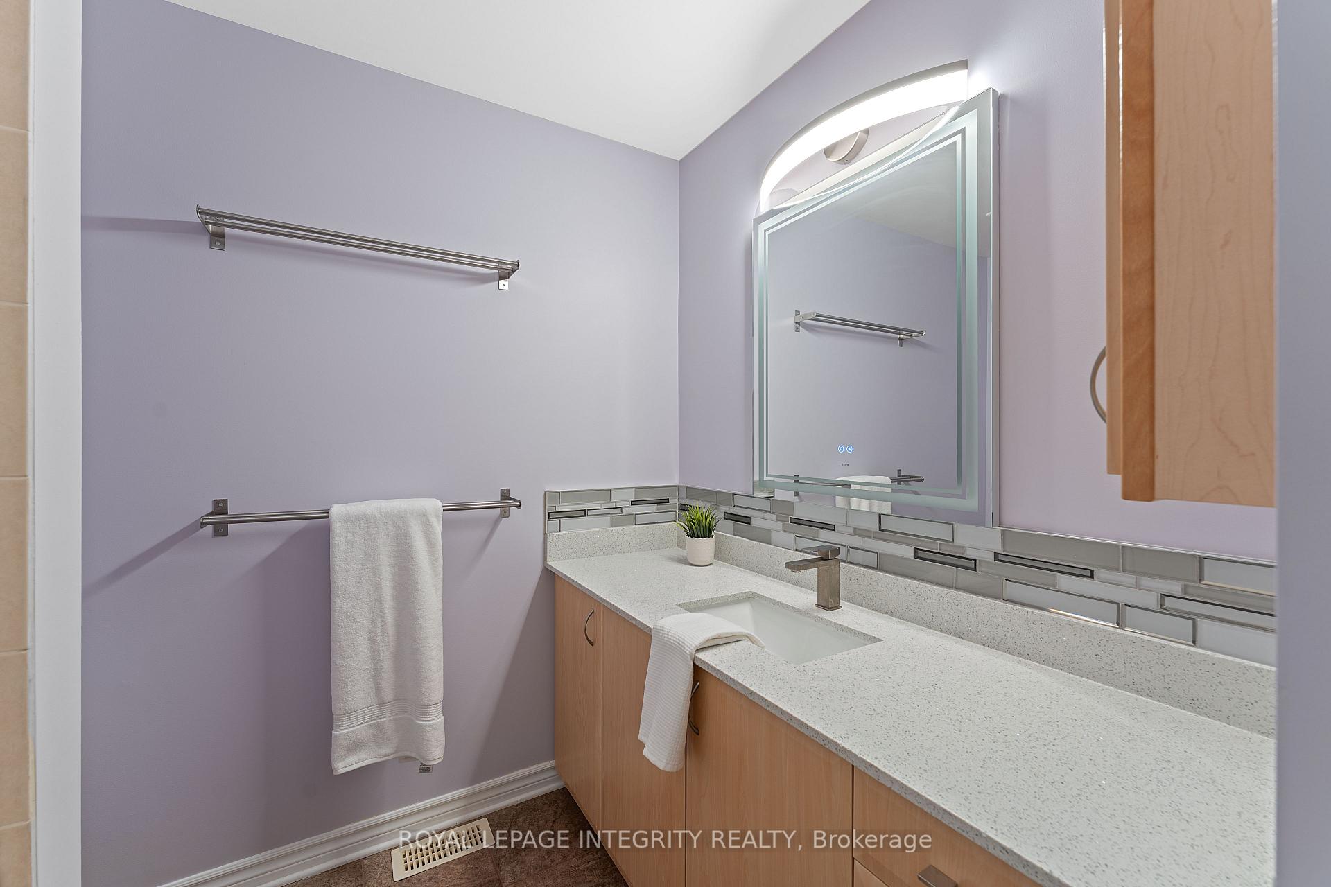 Photo 20 of 258 Catamount Court, Ottawa, Kanata - Emerald Meadows/Trailwest — HOMEH