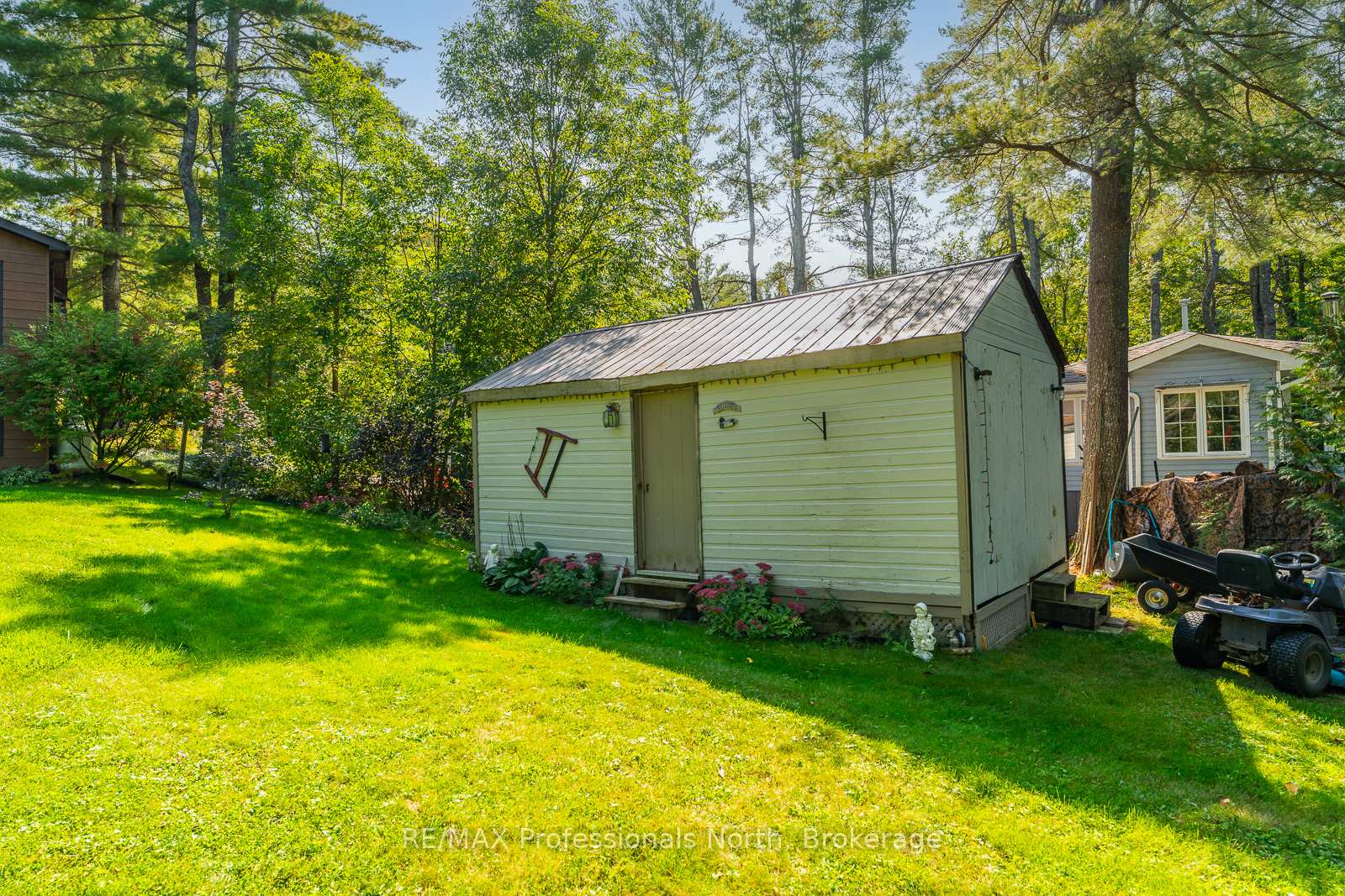 Photo 31 of 1029 Loyalist Drive, Minden Hills, Lutterworth — HOMEH