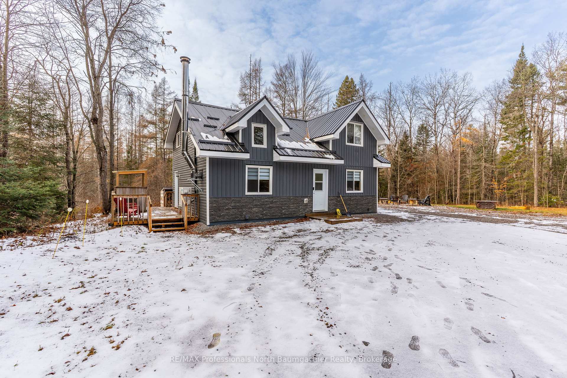Photo 1 of 3475 Gelert Road, Minden Hills, Snowdon — HOMEH