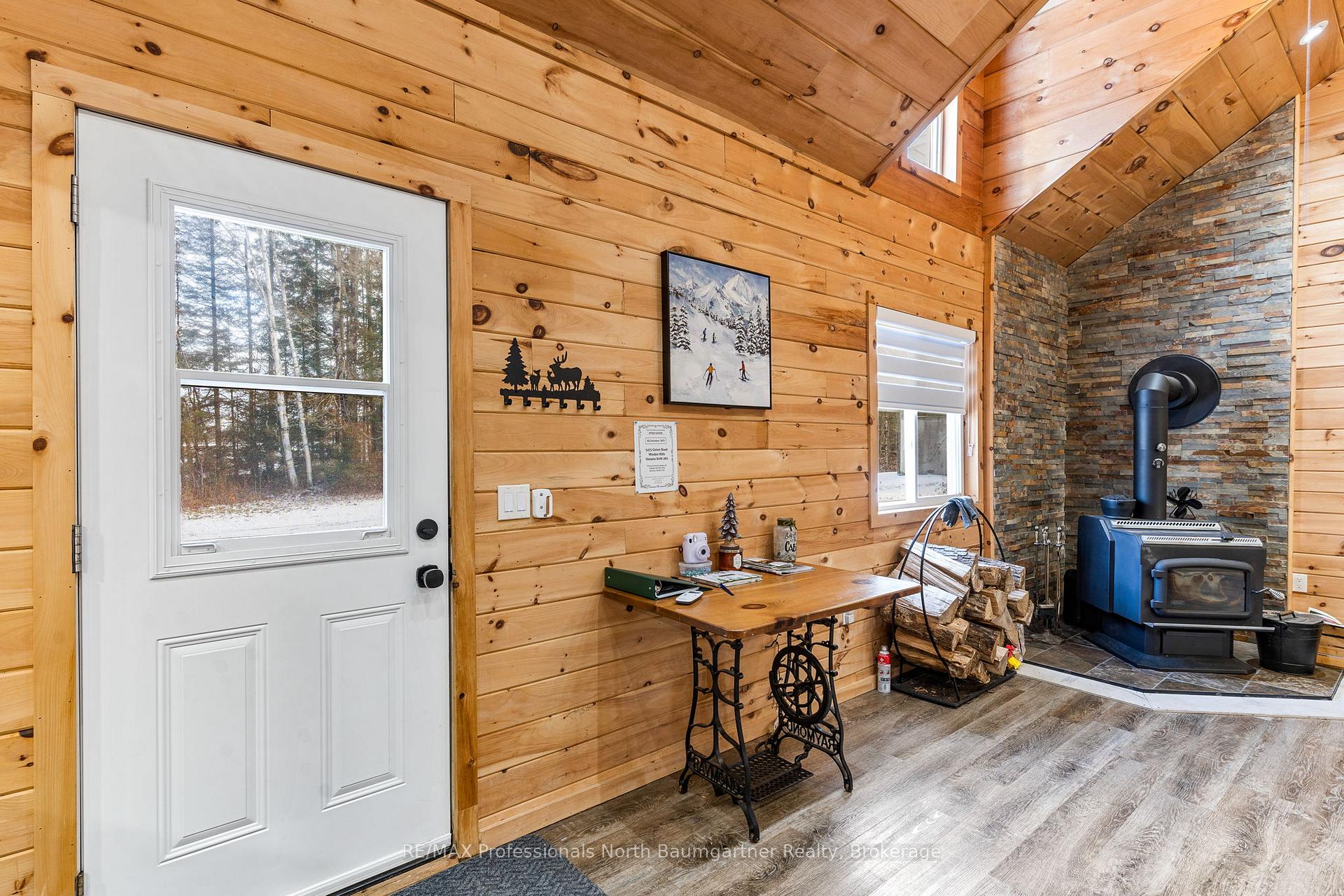 Photo 5 of 3475 Gelert Road, Minden Hills, Snowdon — HOMEH