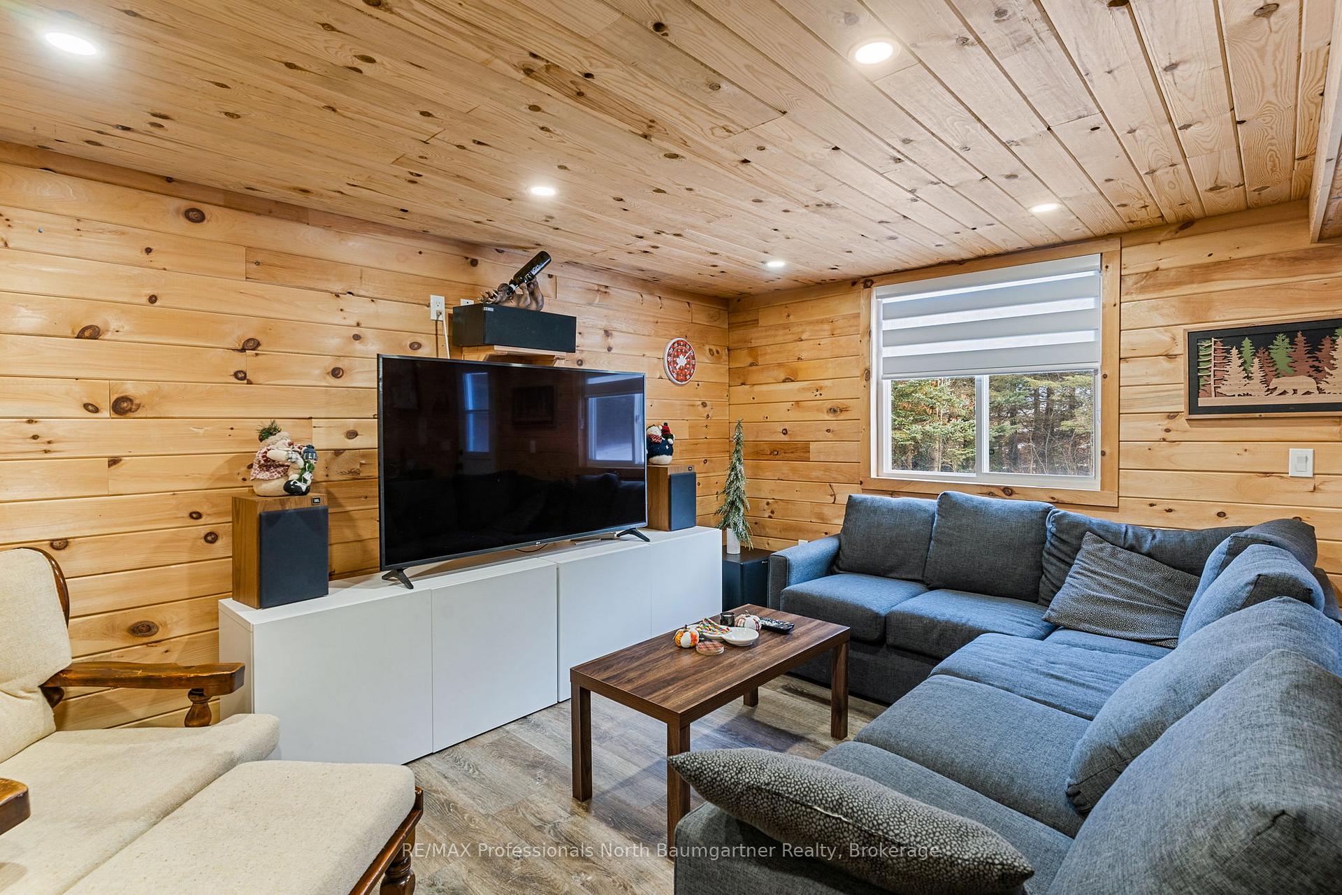 Photo 9 of 3475 Gelert Road, Minden Hills, Snowdon — HOMEH