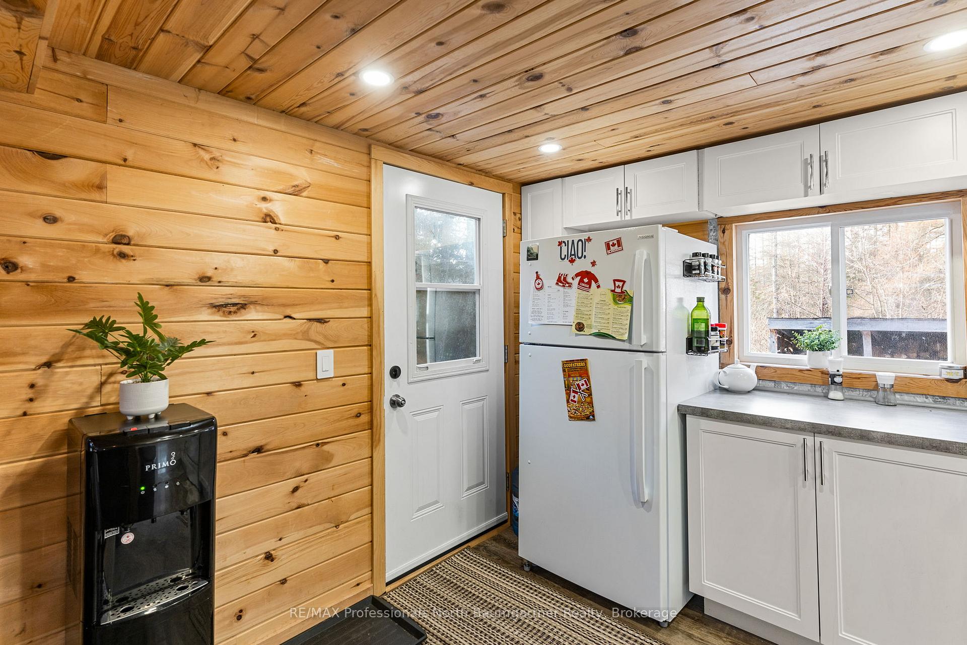 Photo 17 of 3475 Gelert Road, Minden Hills, Snowdon — HOMEH
