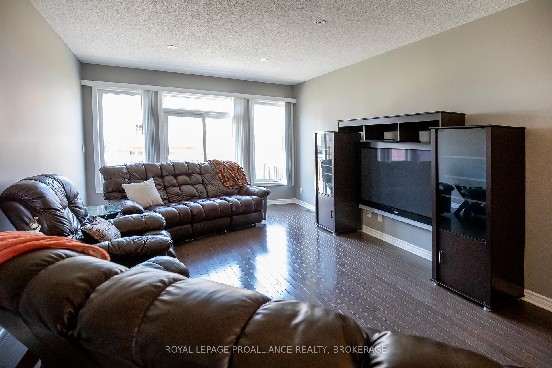 Photo 7 of 823 Augusta Drive, Kingston, City Northwest — HOMEH