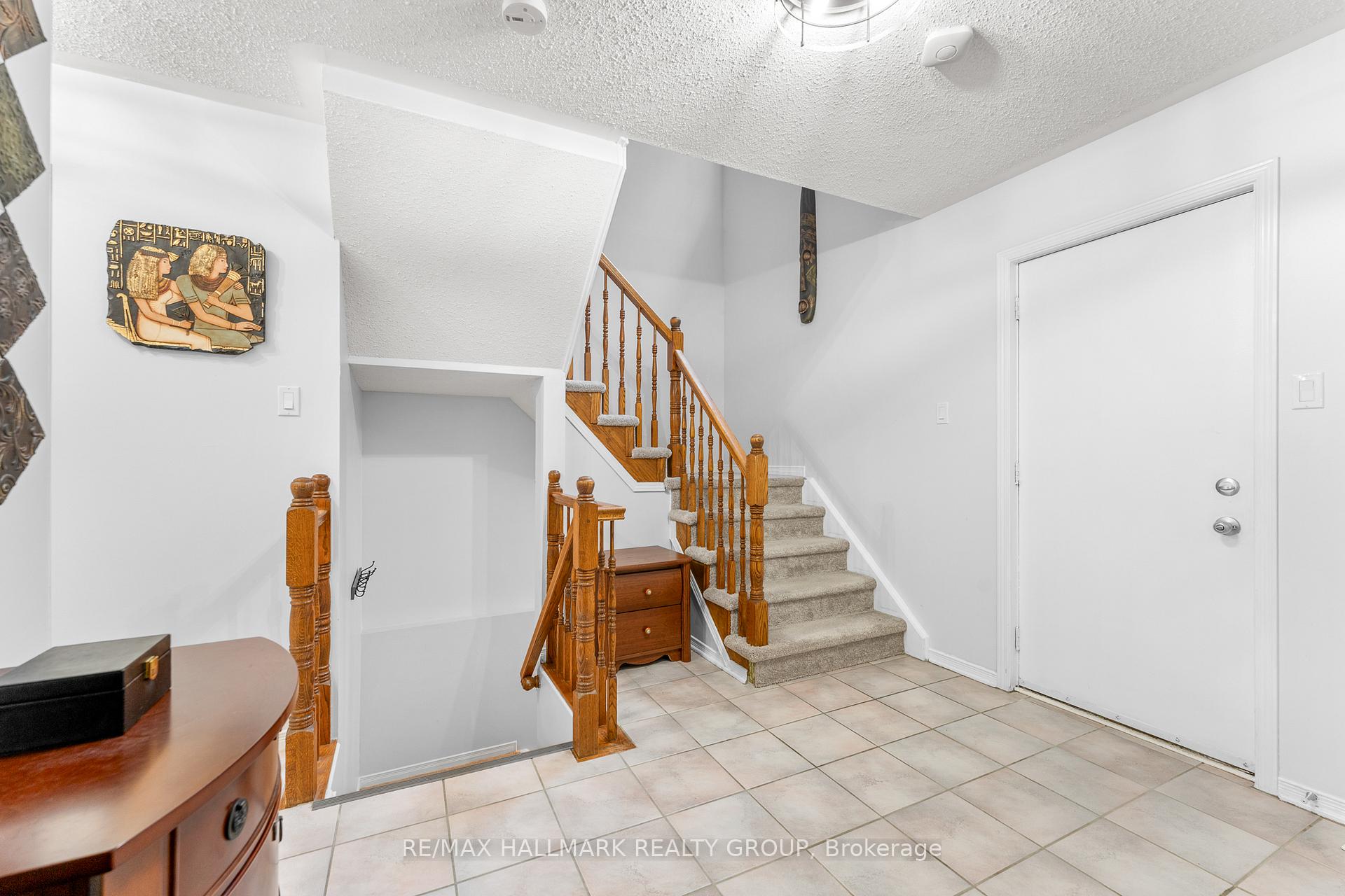 Photo 2 of 59 Shearer Crescent, Ottawa, Kanata - Katimavik — HOMEH
