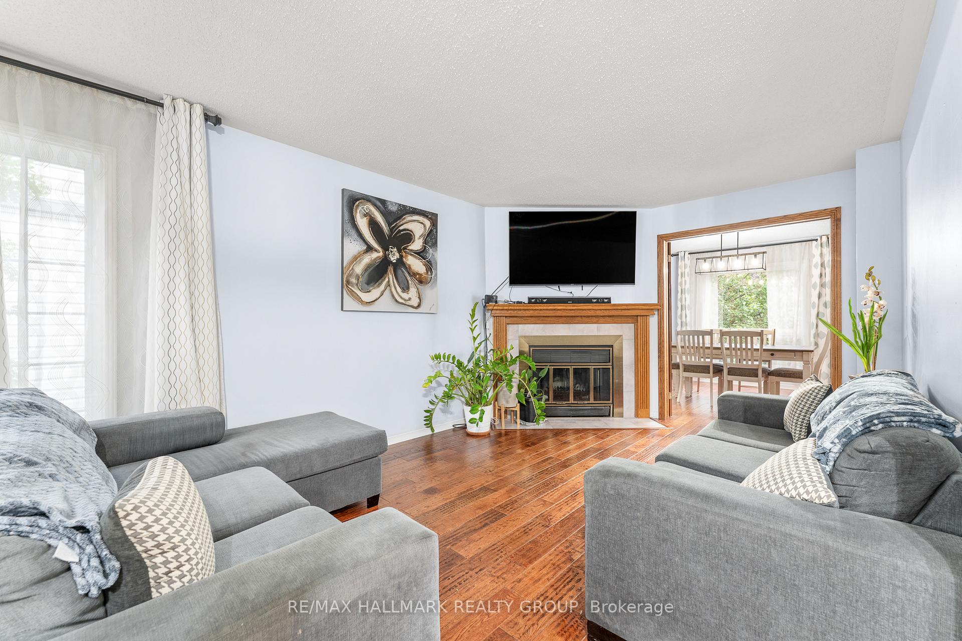 Photo 3 of 59 Shearer Crescent, Ottawa, Kanata - Katimavik — HOMEH