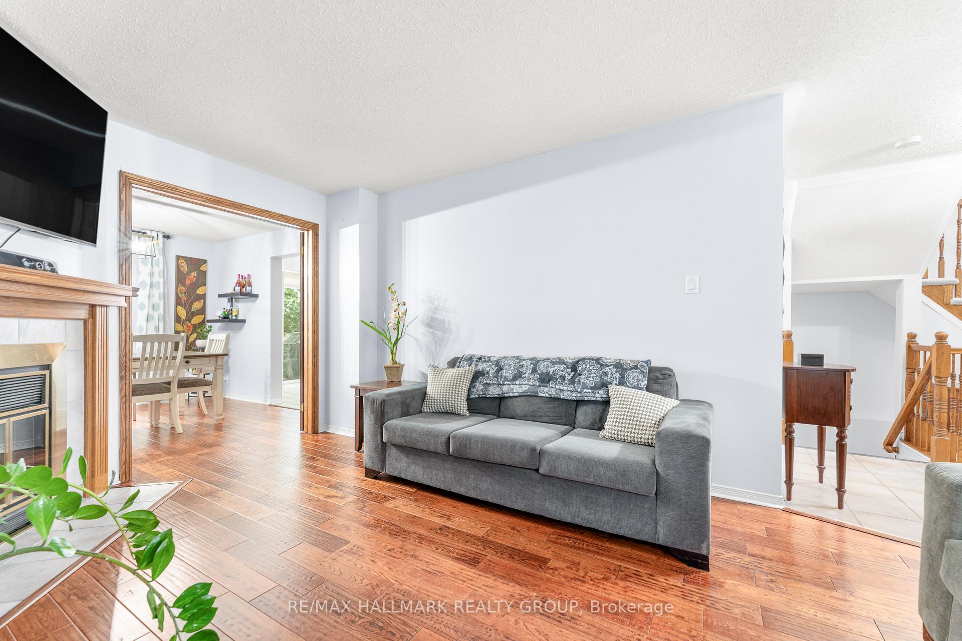 Photo 5 of 59 Shearer Crescent, Ottawa, Kanata - Katimavik — HOMEH