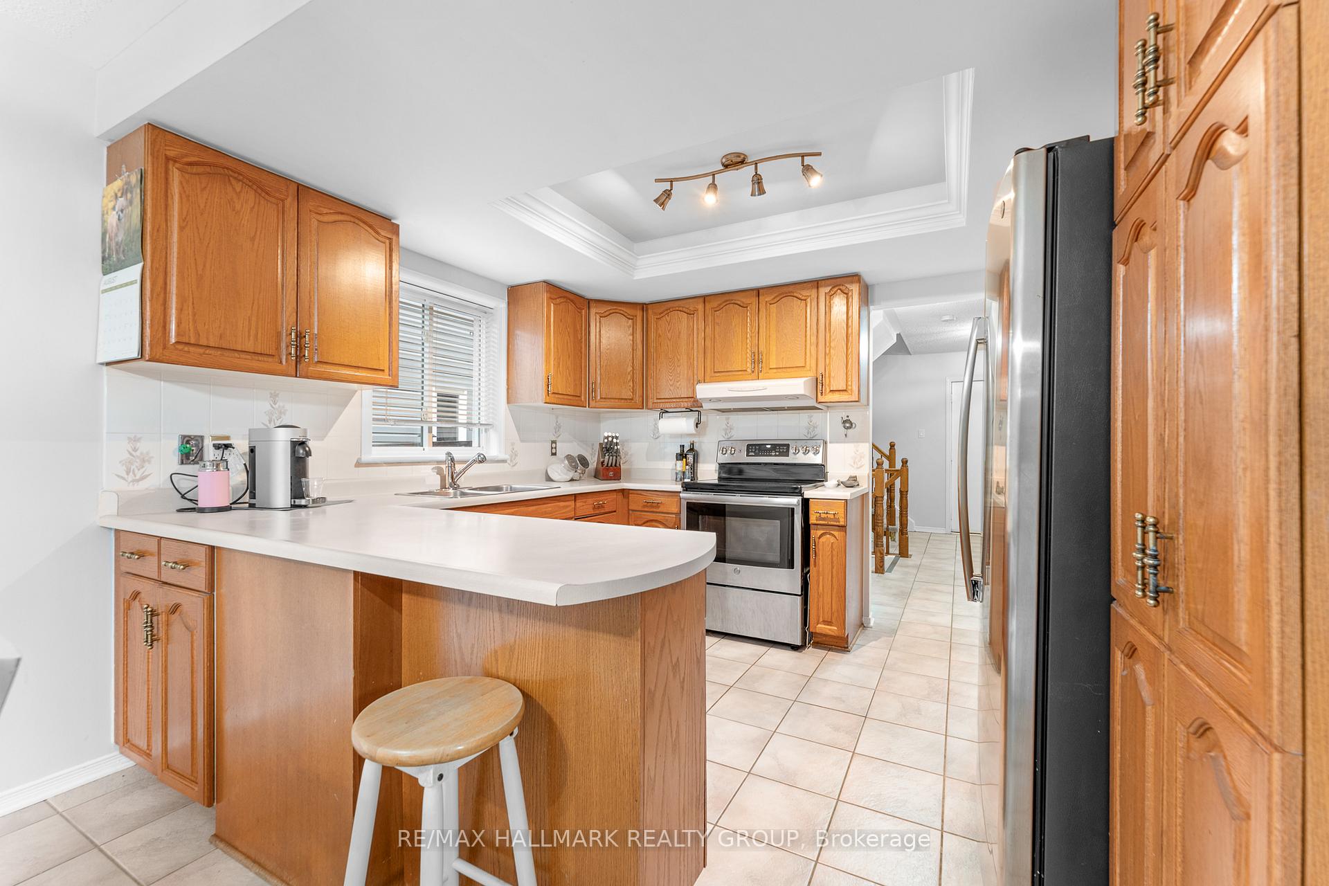 Photo 15 of 59 Shearer Crescent, Ottawa, Kanata - Katimavik — HOMEH