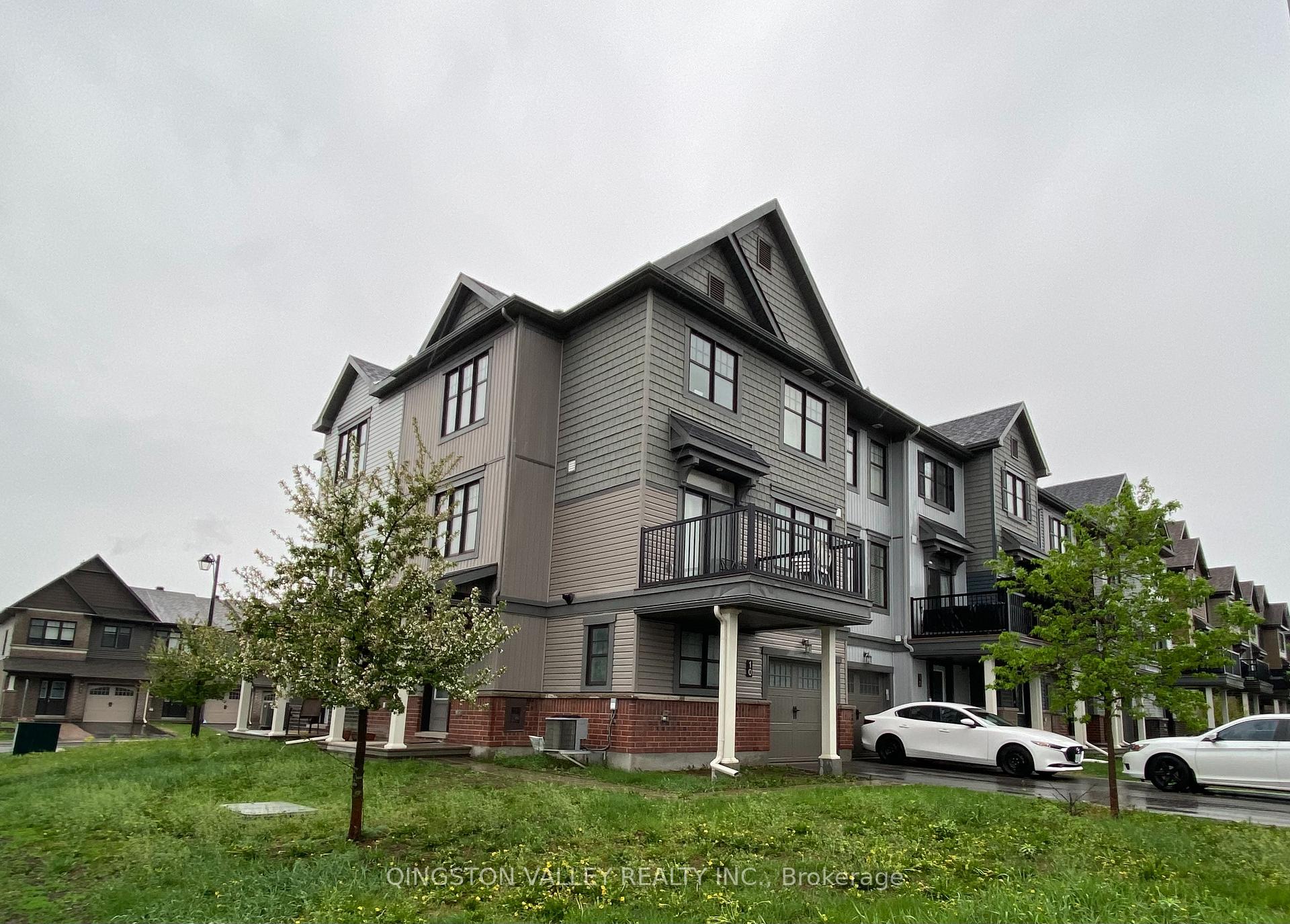 Photo 2 of 10 Fallengale Crescent, Ottawa, Kanata - Kanata Lakes/Heritage Hills — HOMEH