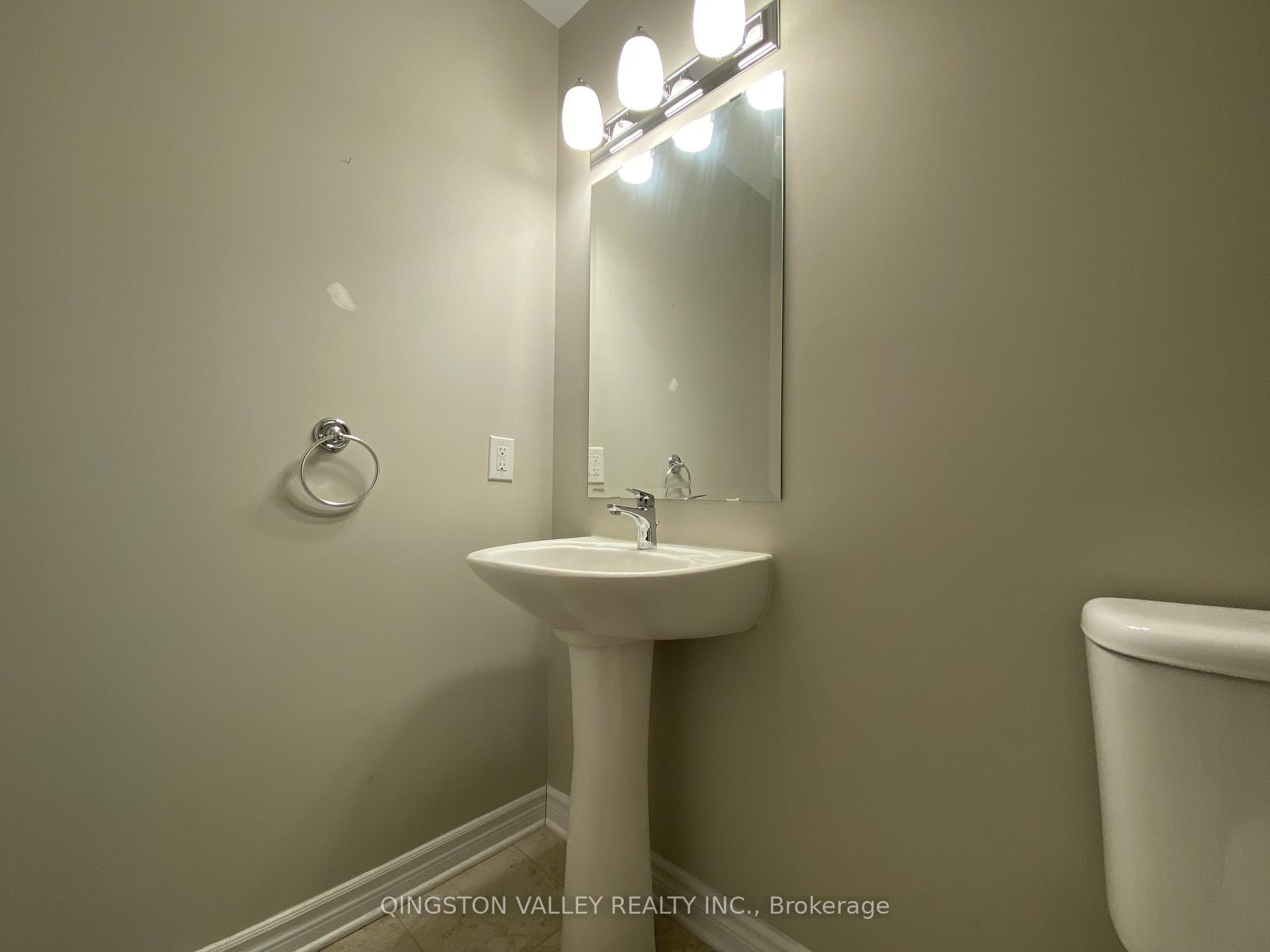 Photo 6 of 10 Fallengale Crescent, Ottawa, Kanata - Kanata Lakes/Heritage Hills — HOMEH