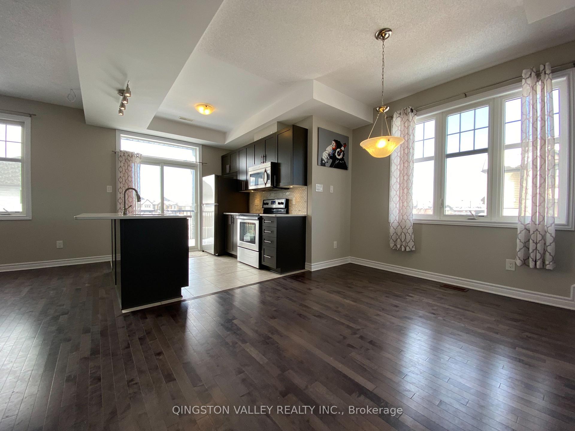 Photo 9 of 10 Fallengale Crescent, Ottawa, Kanata - Kanata Lakes/Heritage Hills — HOMEH
