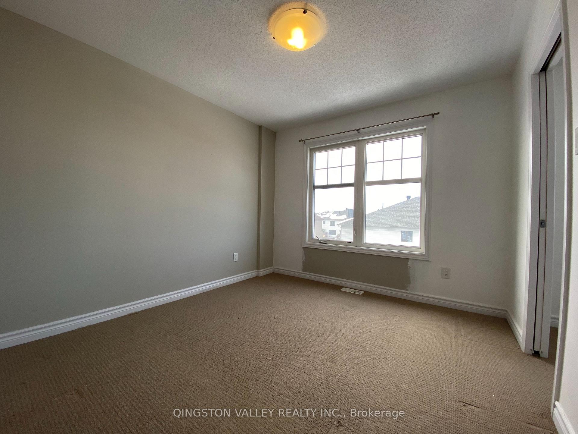 Photo 14 of 10 Fallengale Crescent, Ottawa, Kanata - Kanata Lakes/Heritage Hills — HOMEH