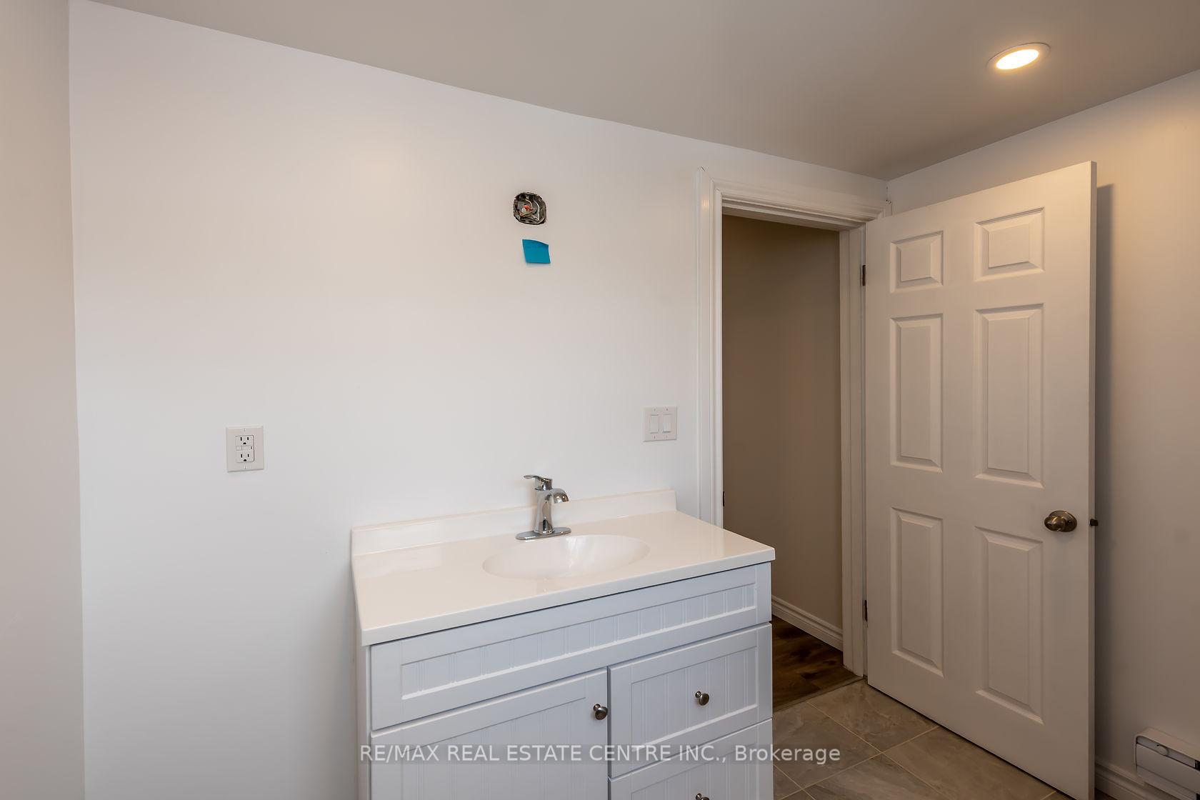 Photo 7 of Unit 2, 191 Sherman Avenue S, Hamilton, St. Clair — HOMEH