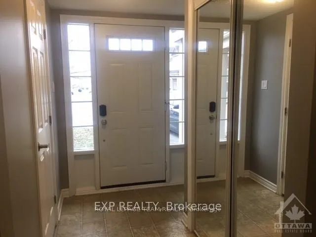 Photo 2 of 2537 Waterlilly Way, Ottawa, Barrhaven - Heritage Park — HOMEH