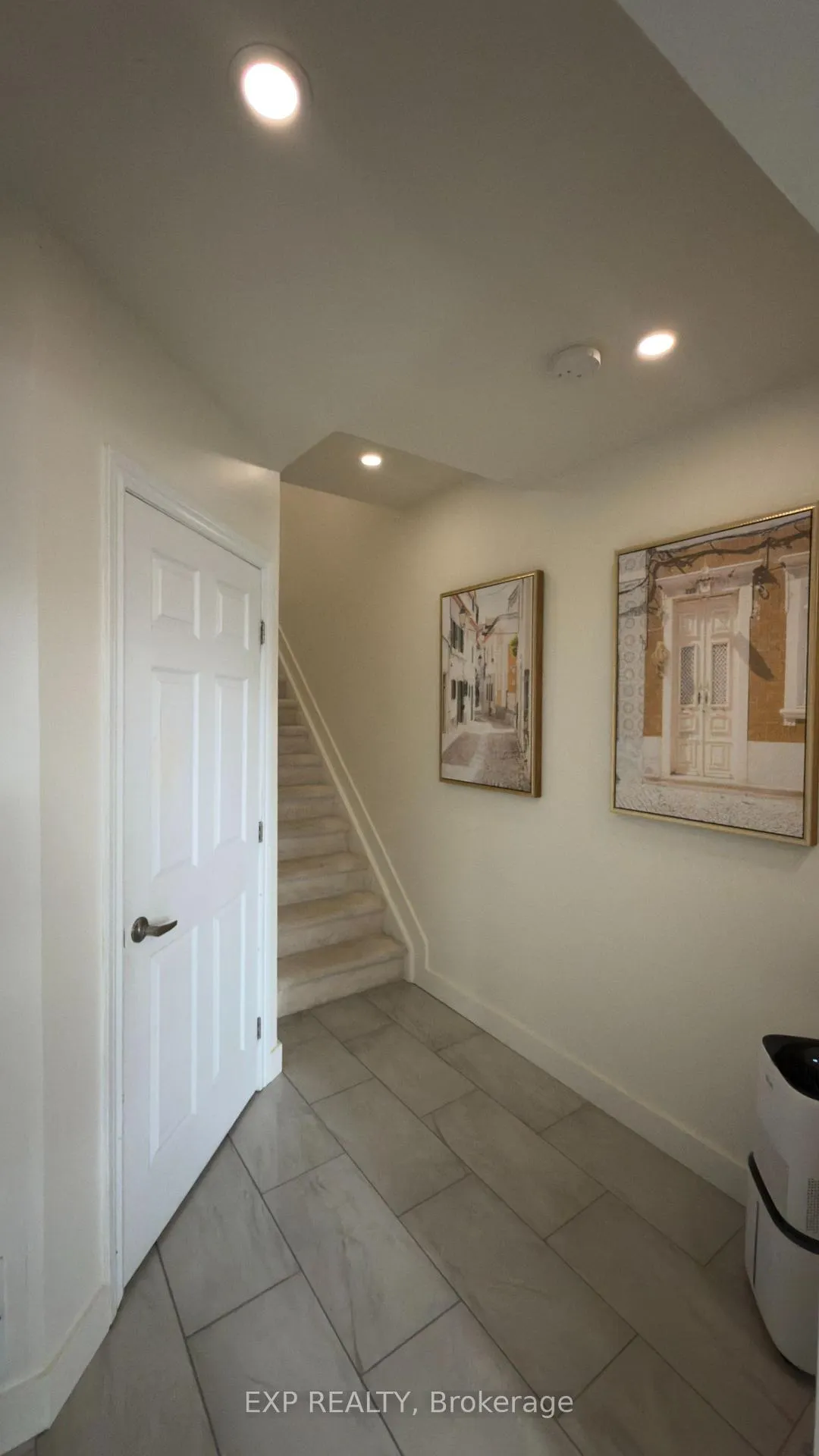Photo 4 of 2537 Waterlilly Way, Ottawa, Barrhaven - Heritage Park — HOMEH
